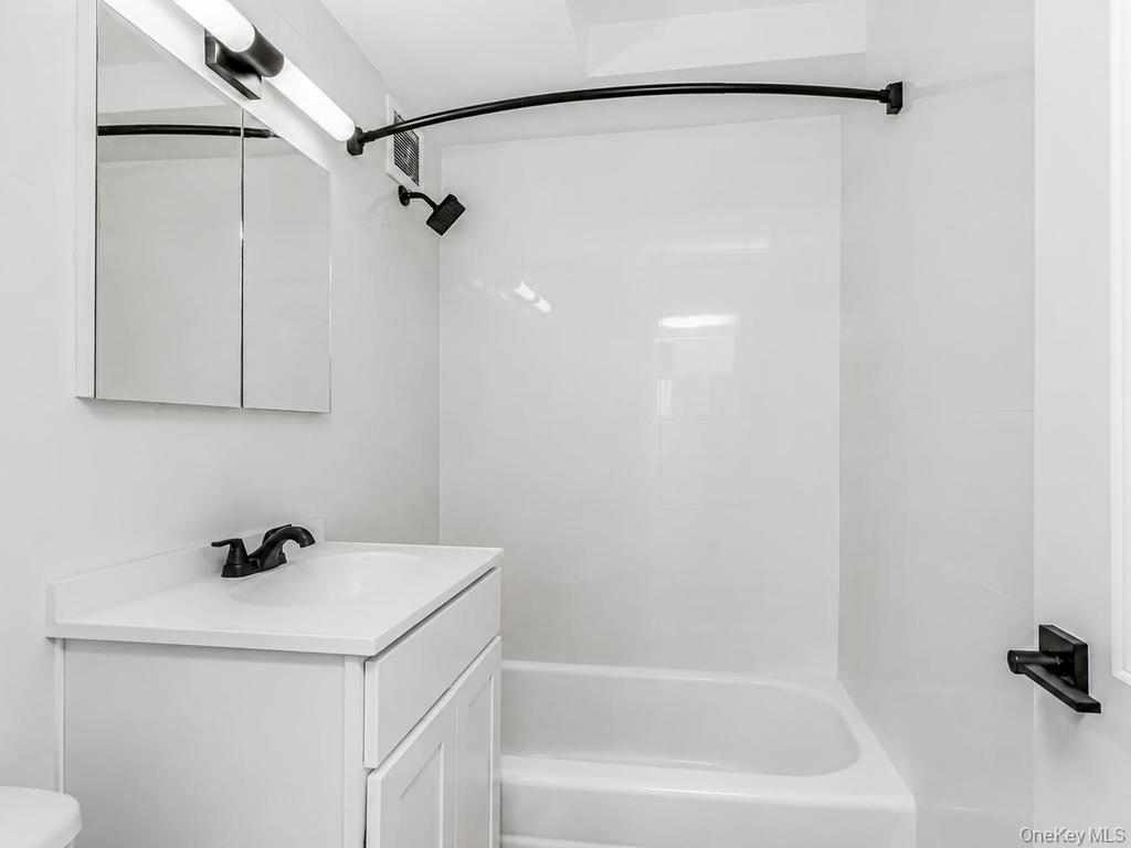 820 Boynton Avenue 7a Property Photo 10