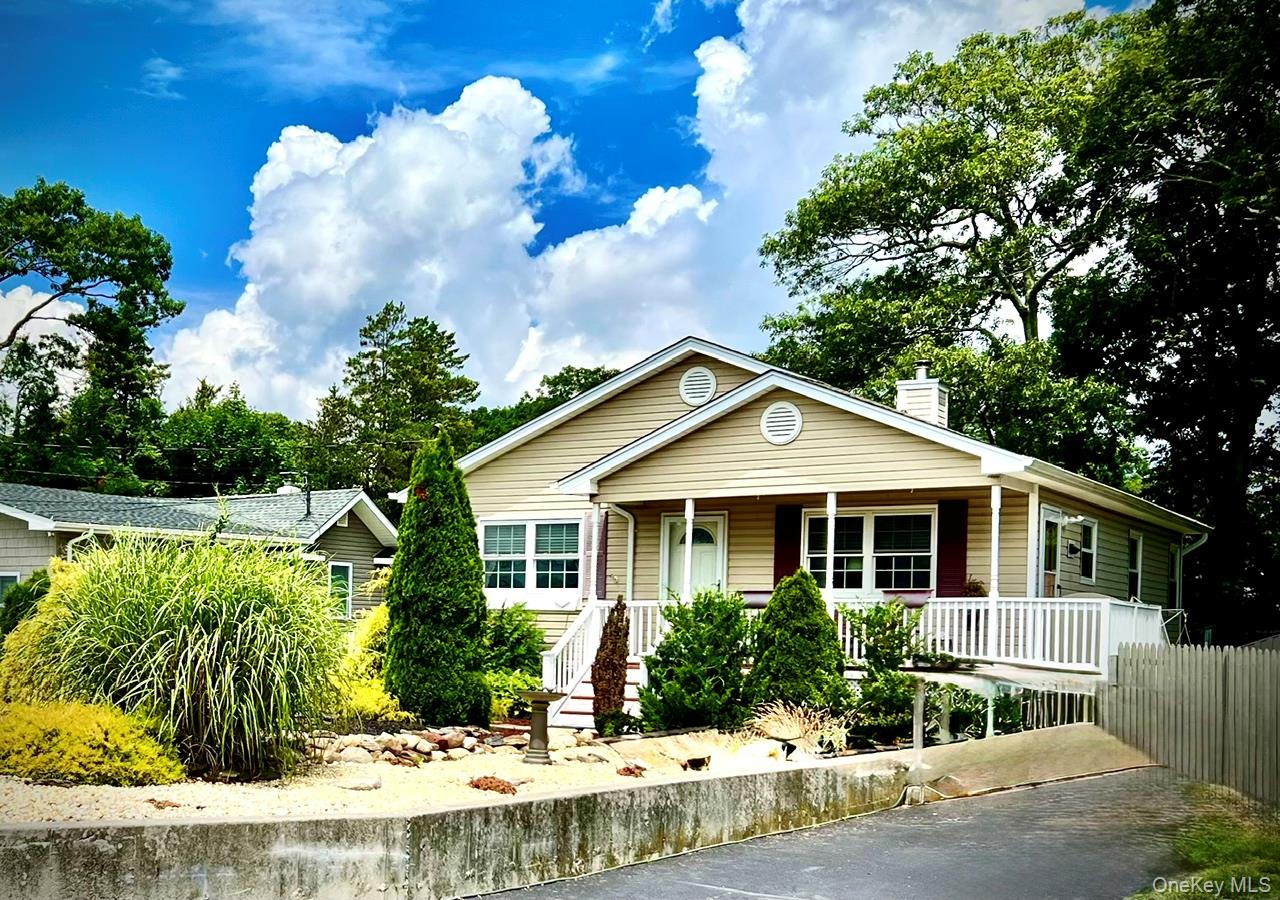 89 Rugby Drive Property Photo 2
