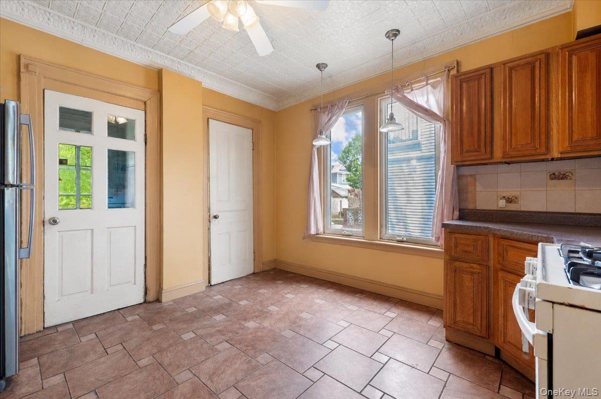 644 E 24th Street Property Photo 10