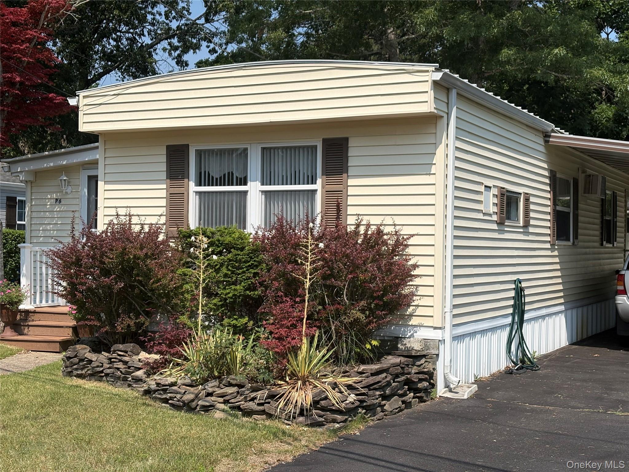 525 Riverleigh Avenue P6 Property Photo 2