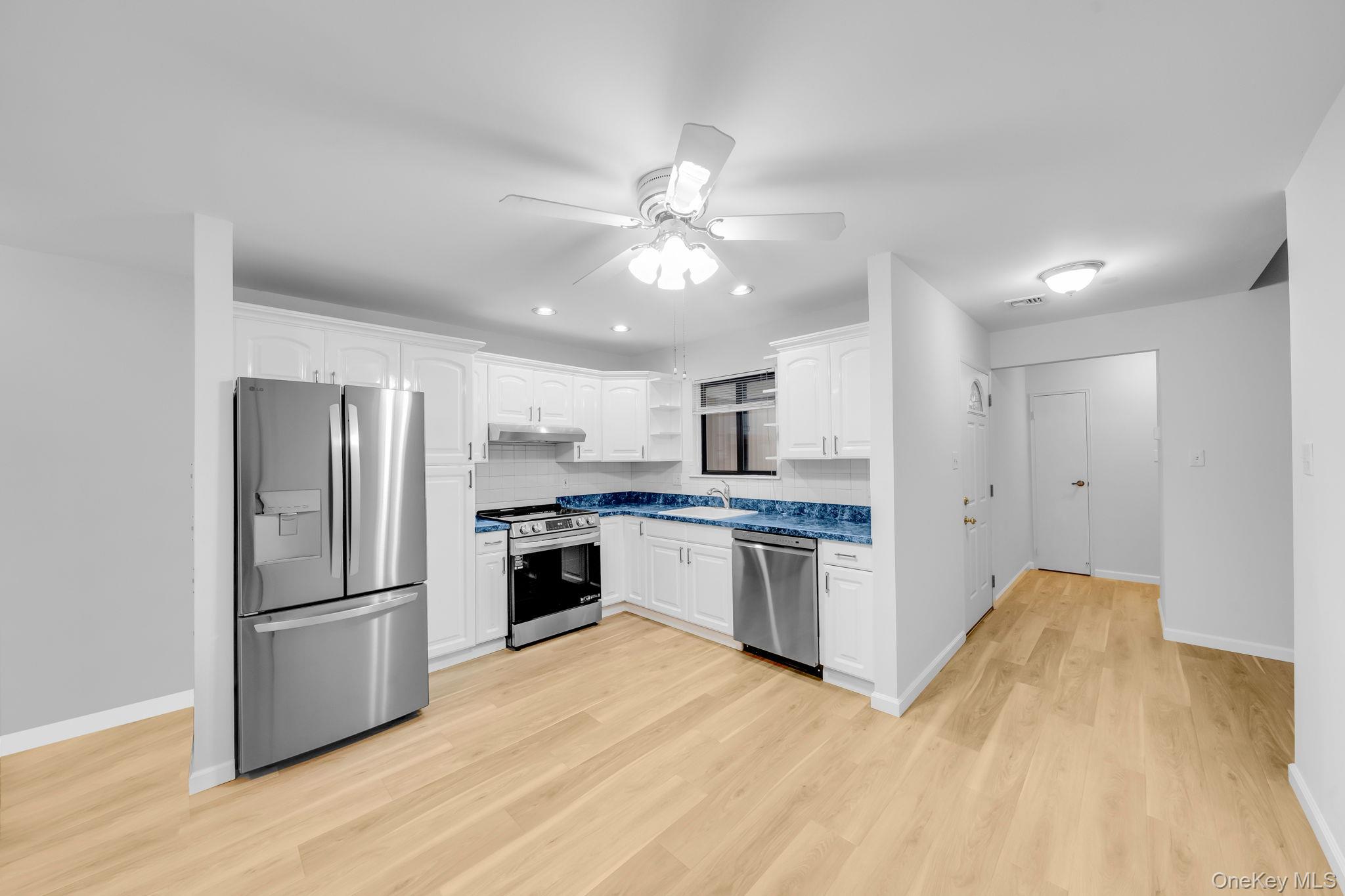 194 Strathmore Gate Drive Property Photo 6