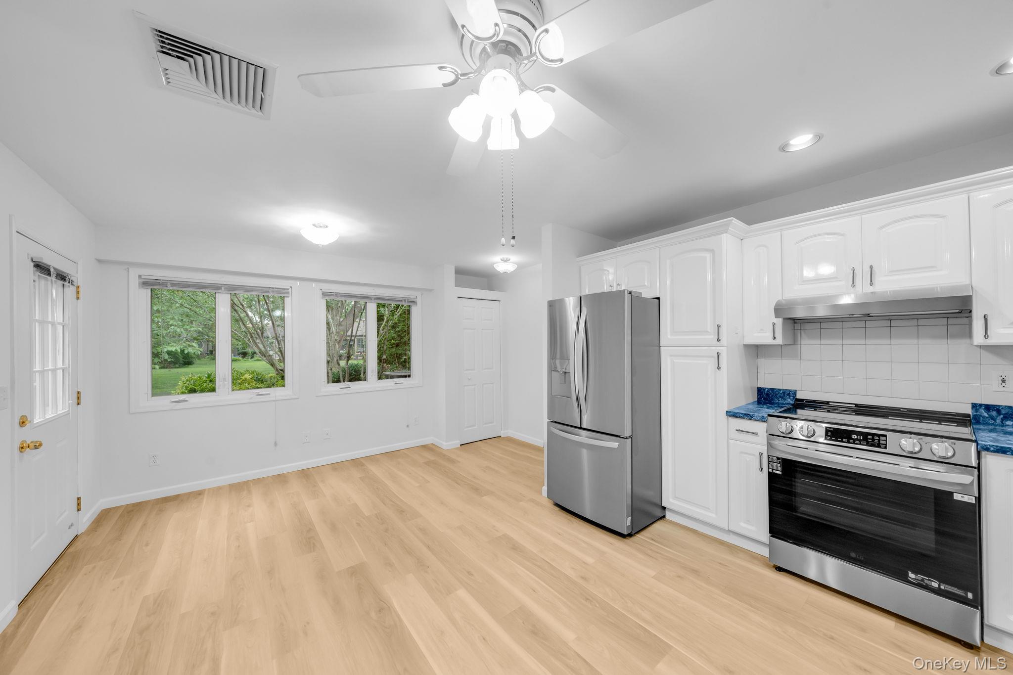 194 Strathmore Gate Drive Property Photo 9