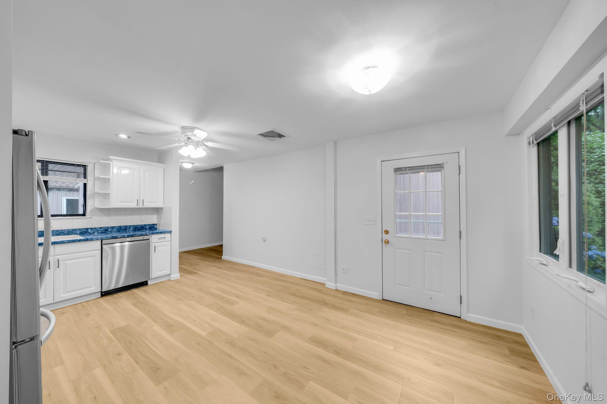 194 Strathmore Gate Drive Property Photo 10