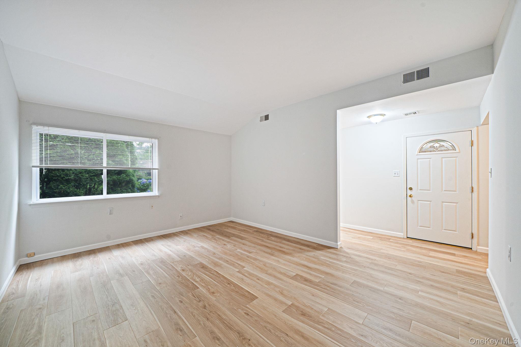194 Strathmore Gate Drive Property Photo 11