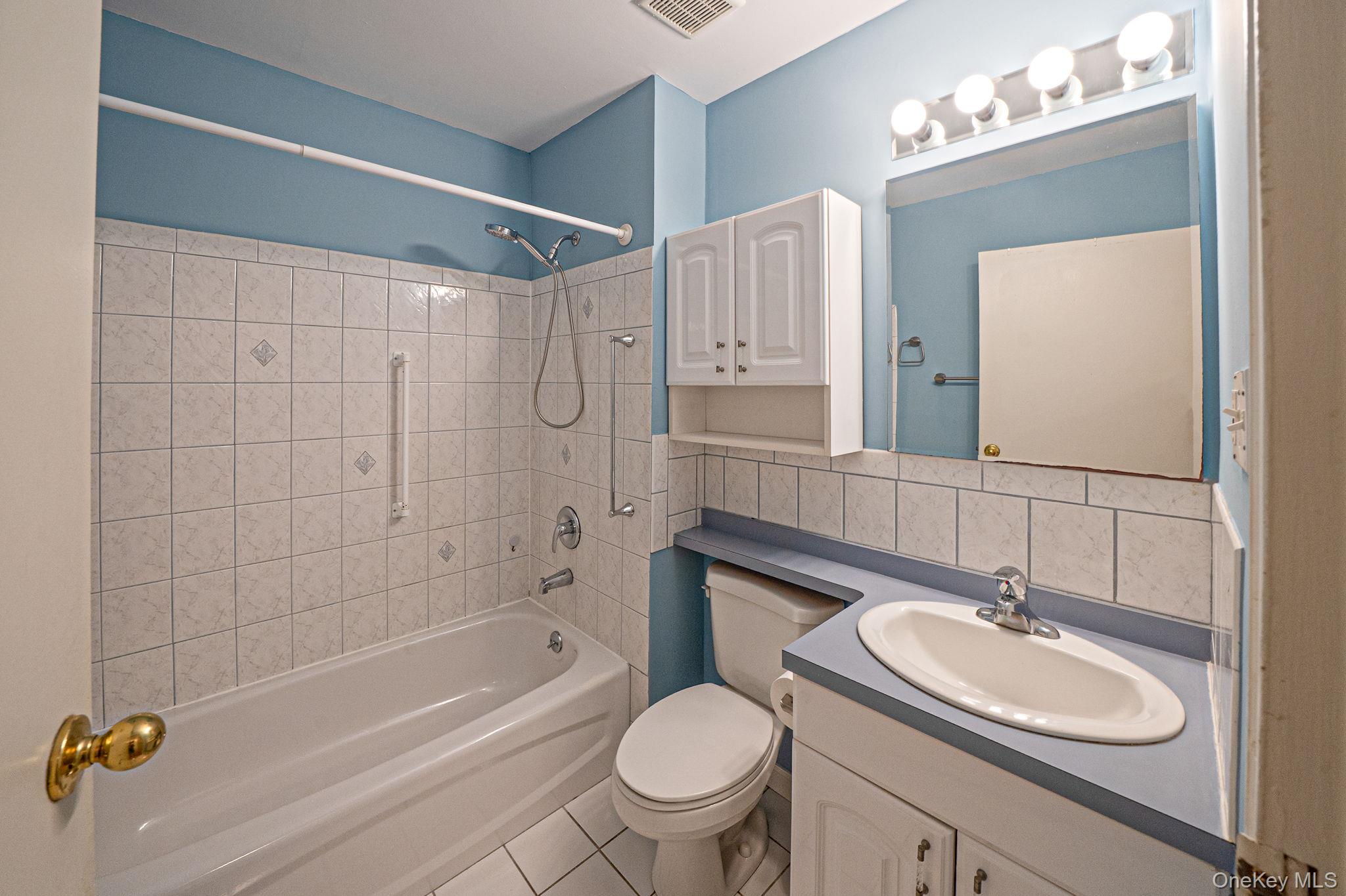 194 Strathmore Gate Drive Property Photo 12