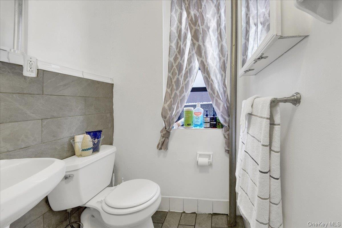 854 Intervale Avenue 2 Property Photo 4