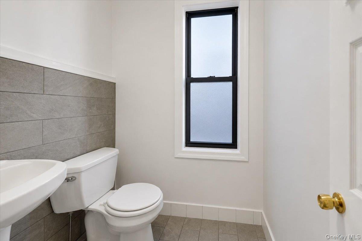 854 Intervale Avenue 2 Property Photo 5