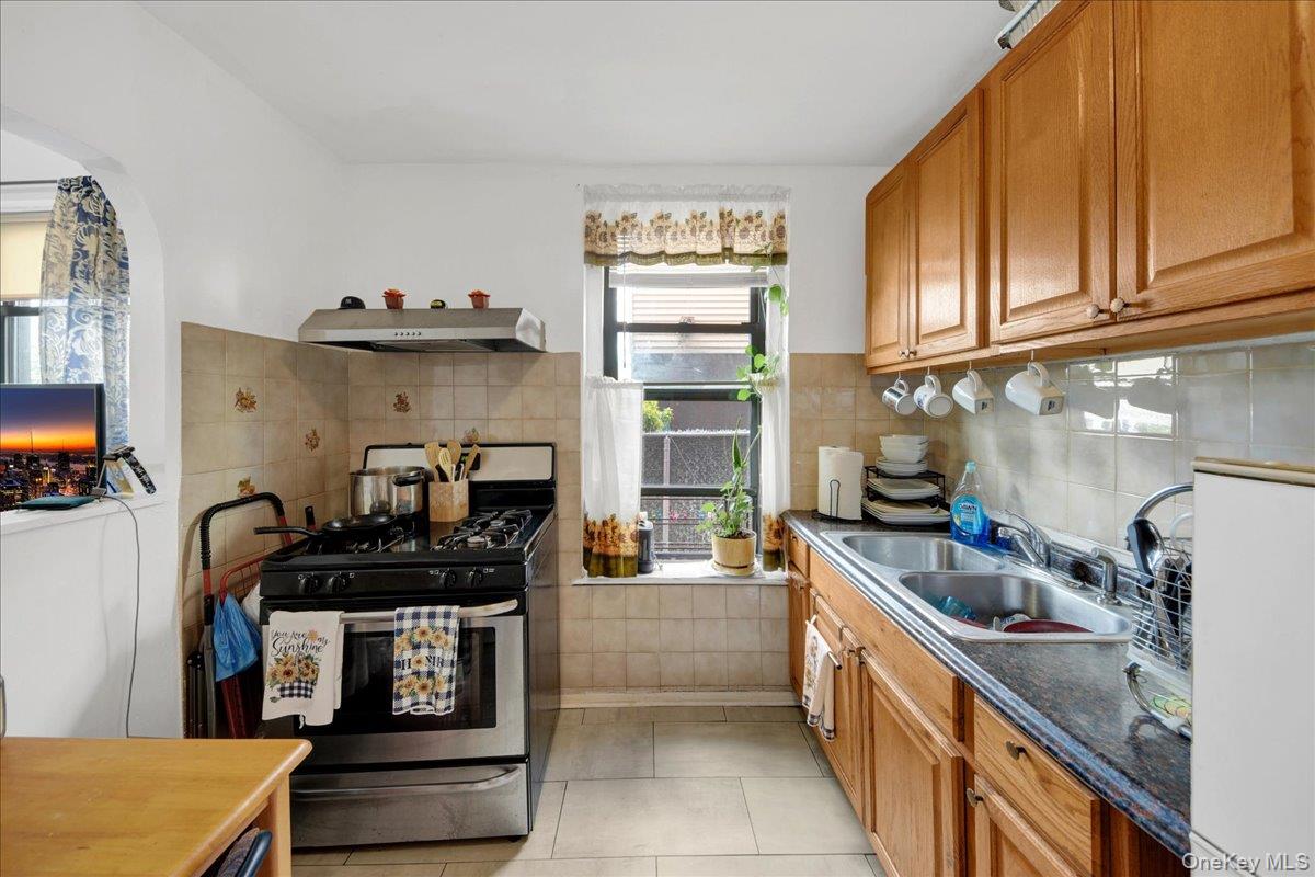854 Intervale Avenue 2 Property Photo 6