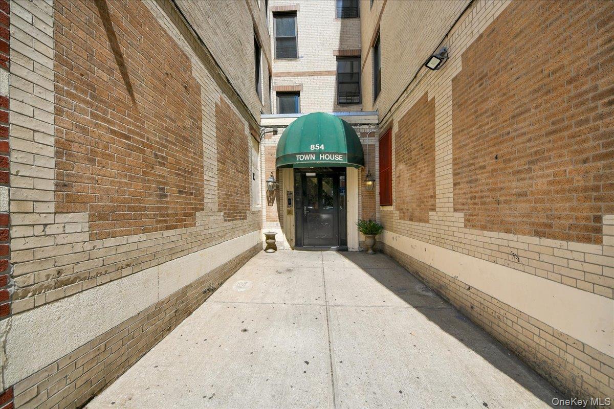 854 Intervale Avenue 2 Property Photo 16