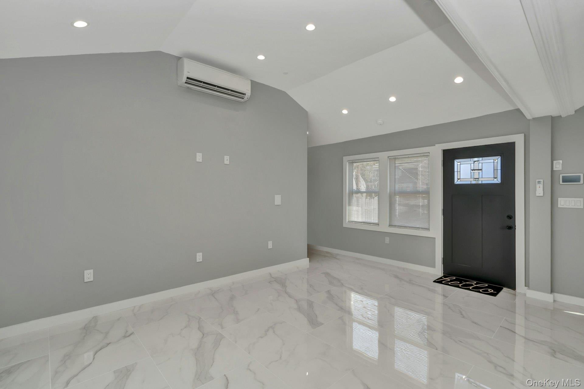 25 E Miller Street Property Photo 2