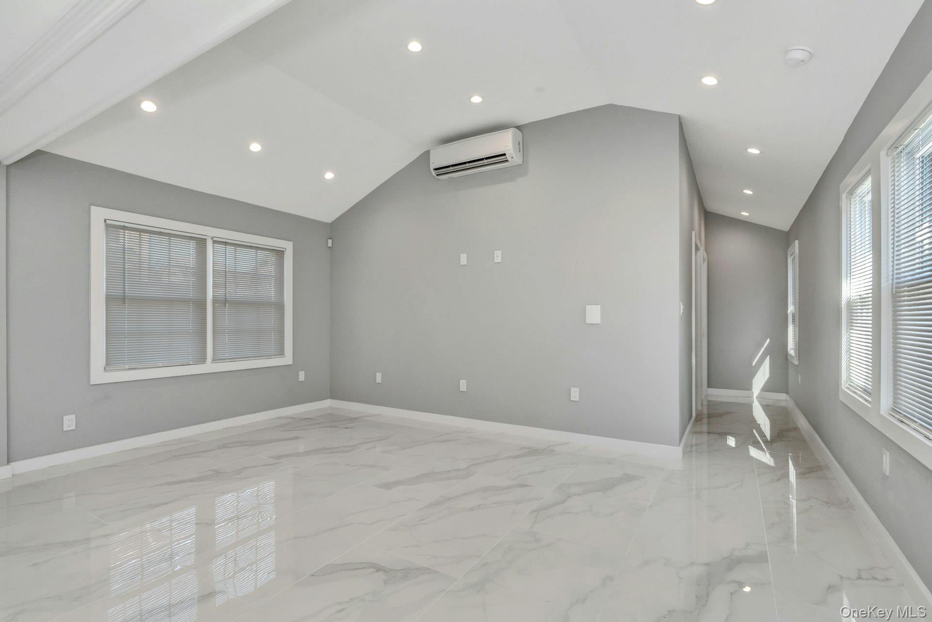 25 E Miller Street Property Photo 3