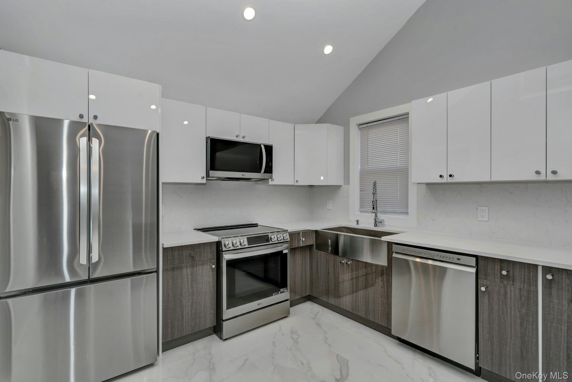 25 E Miller Street Property Photo 5