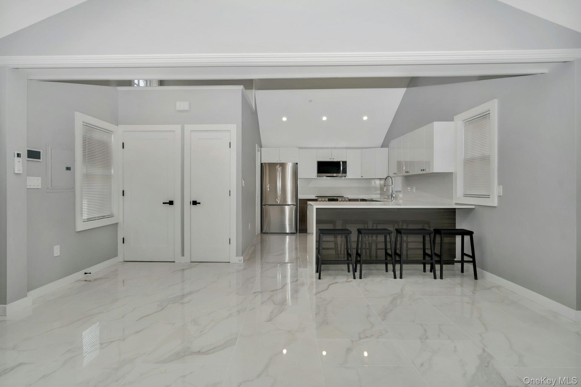 25 E Miller Street Property Photo 6