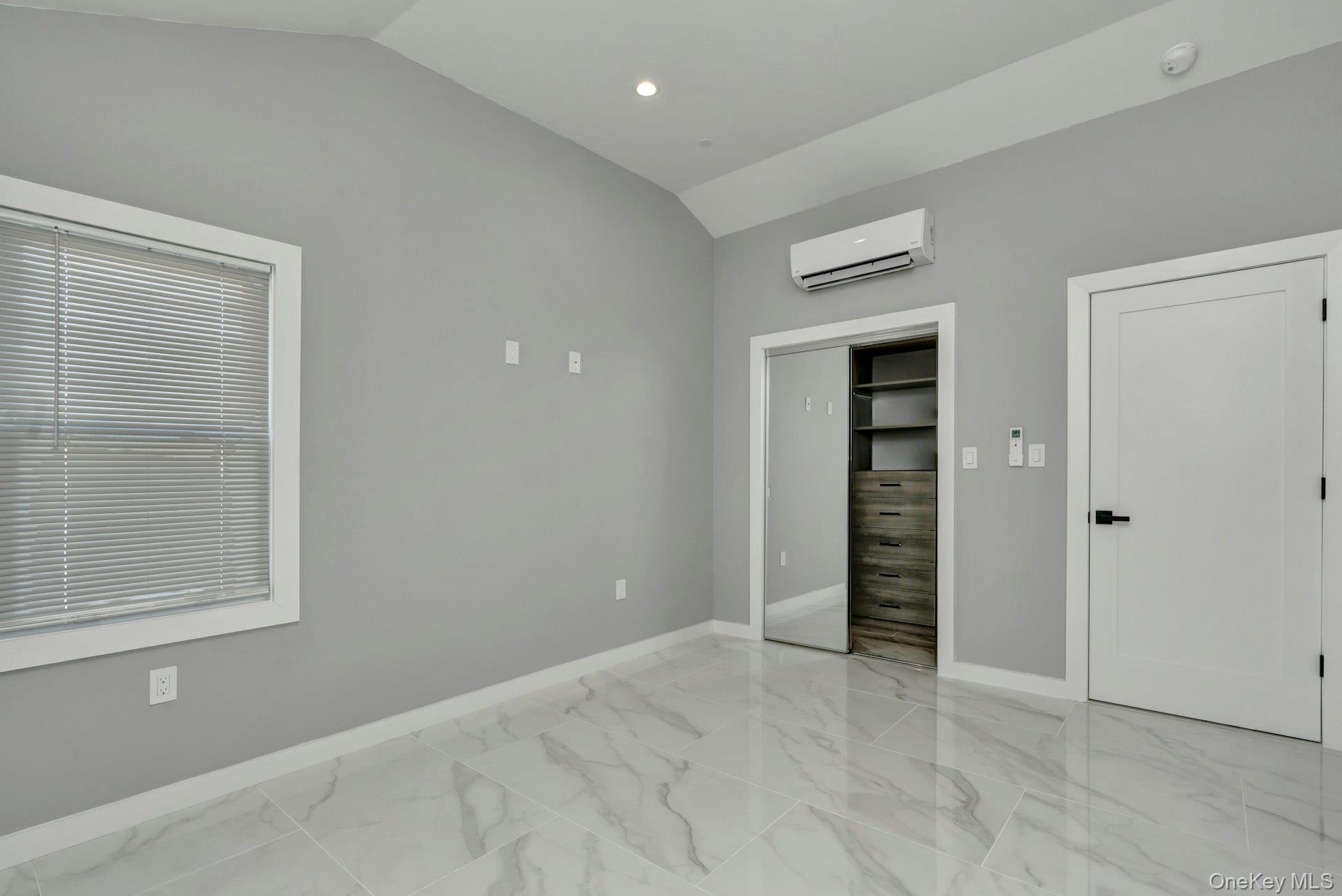 25 E Miller Street Property Photo 10