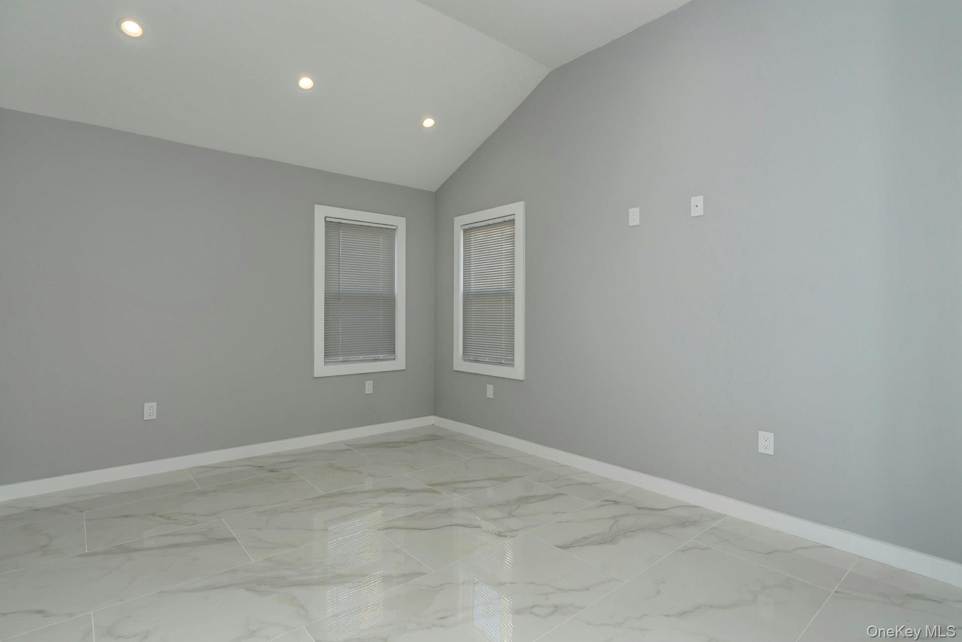 25 E Miller Street Property Photo 11