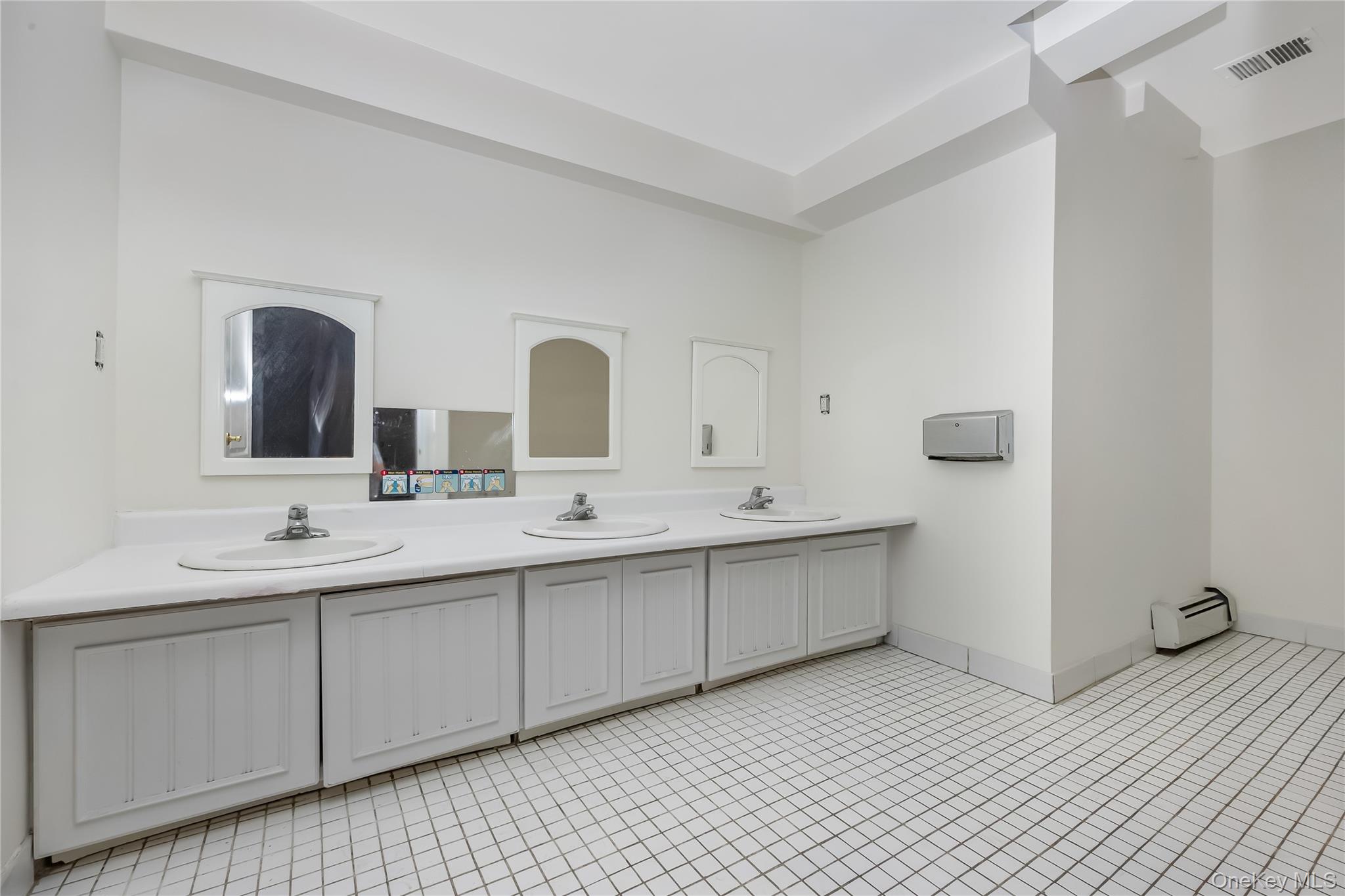 66-06 70th Street R5 Property Photo 15