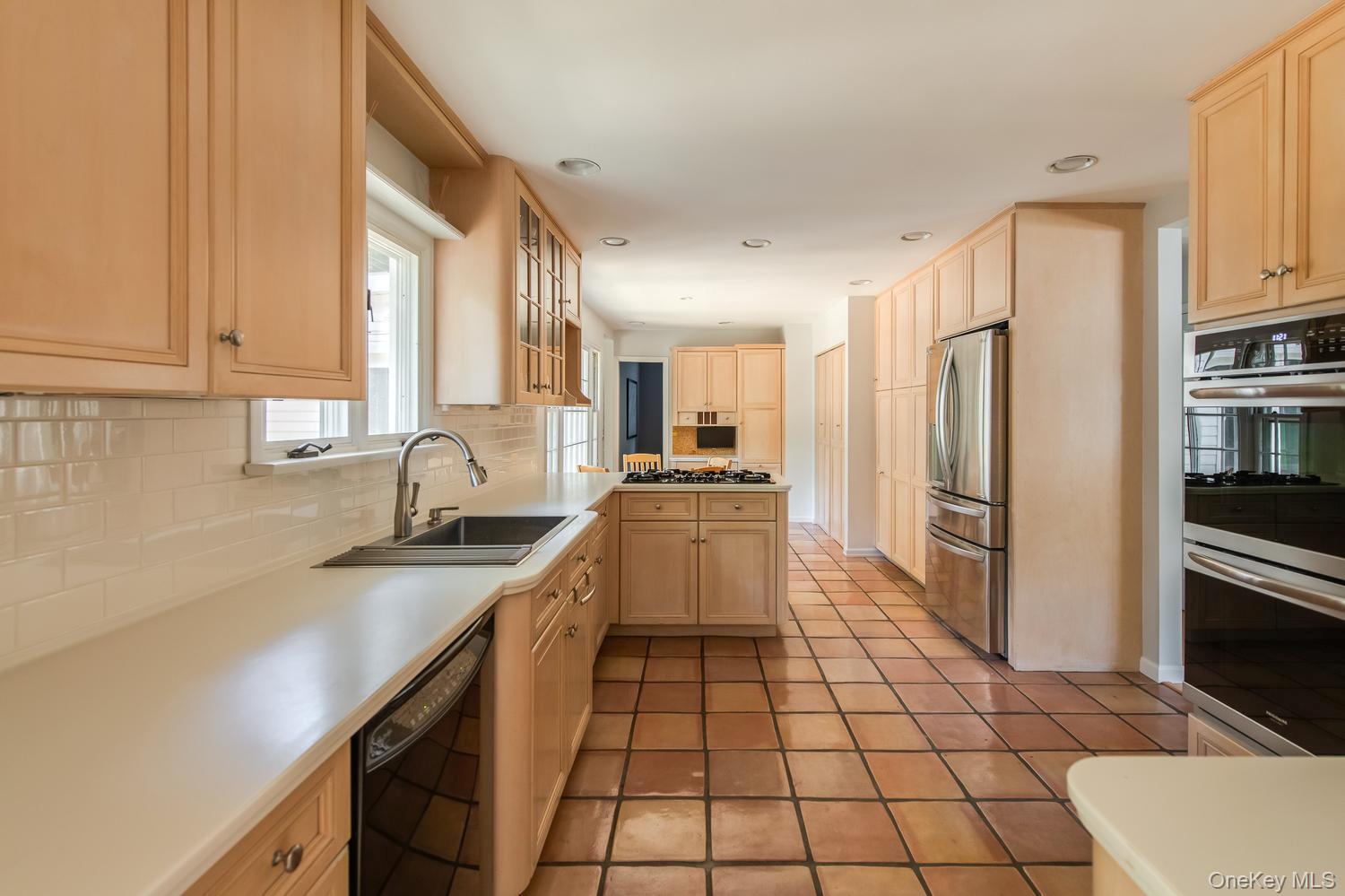 44 Pleasant Ridge Drive Property Photo 15