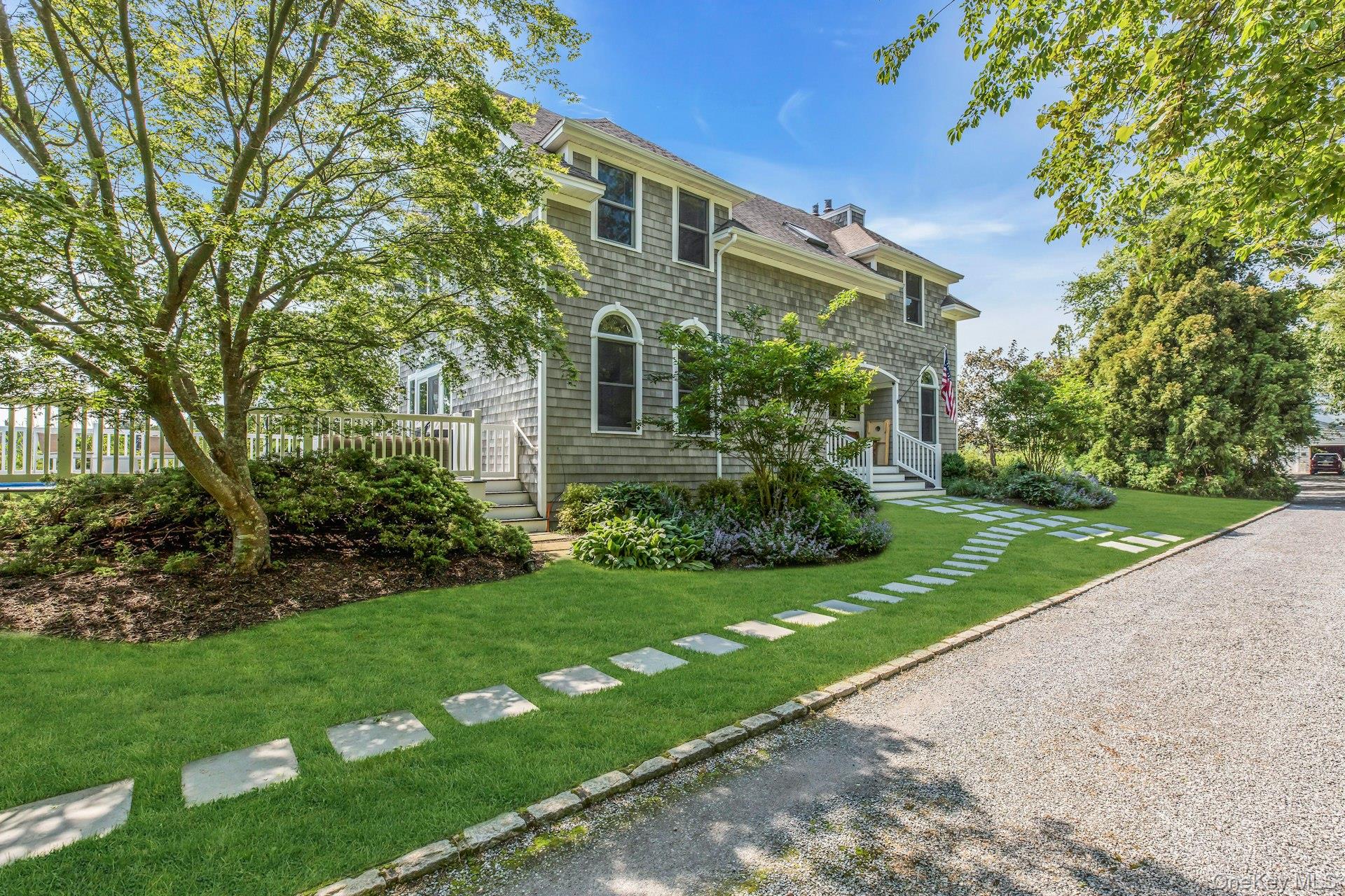 56 S Country Road Property Photo 3