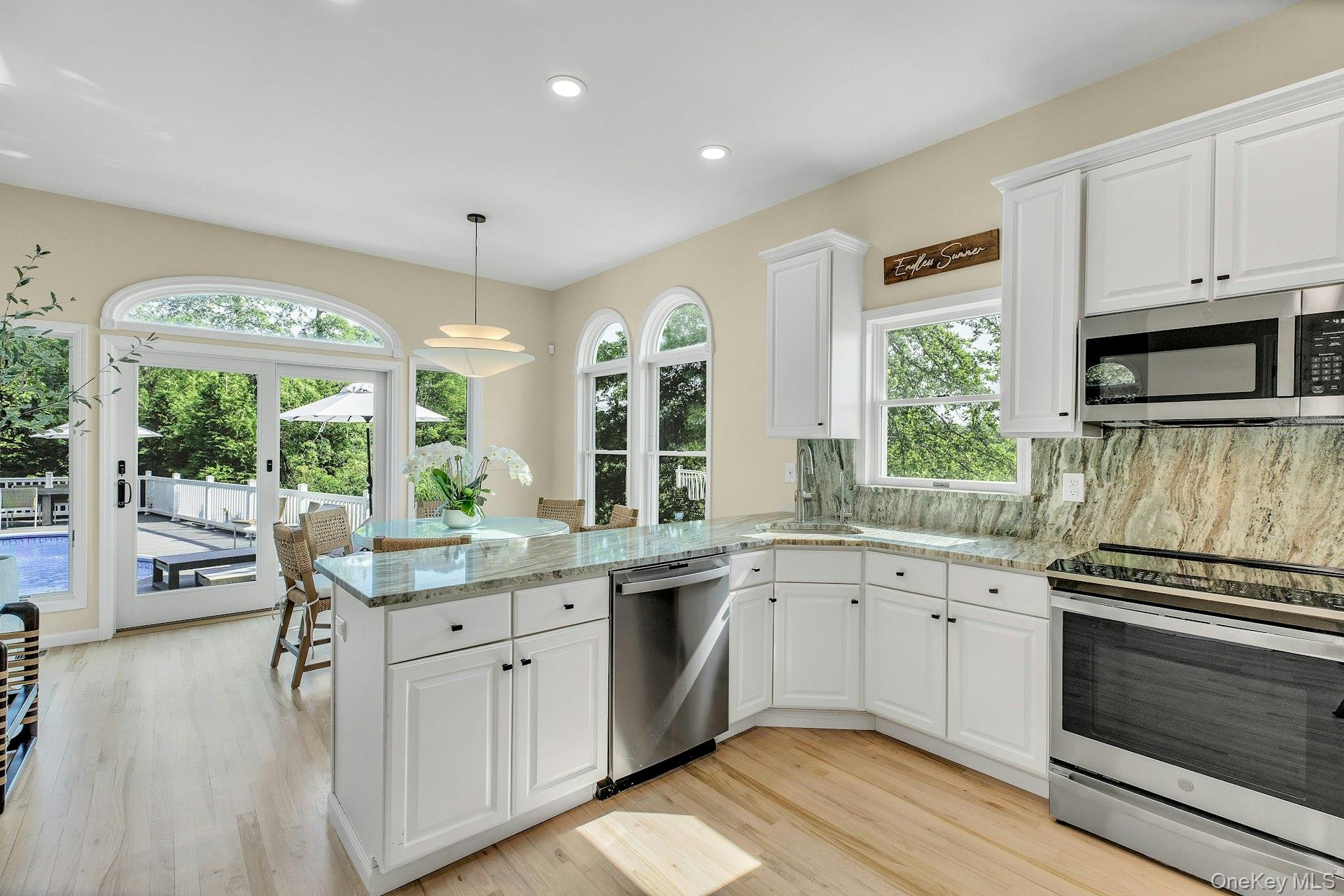 56 S Country Road Property Photo 11