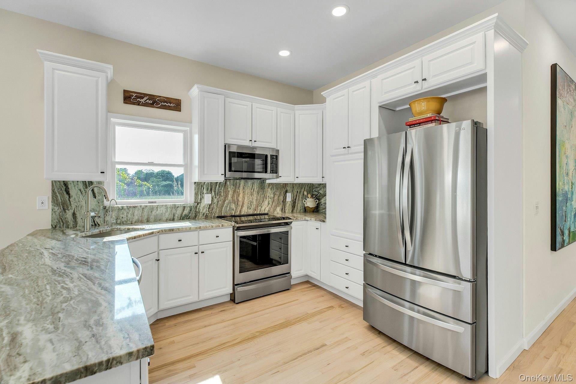 56 S Country Road Property Photo 12