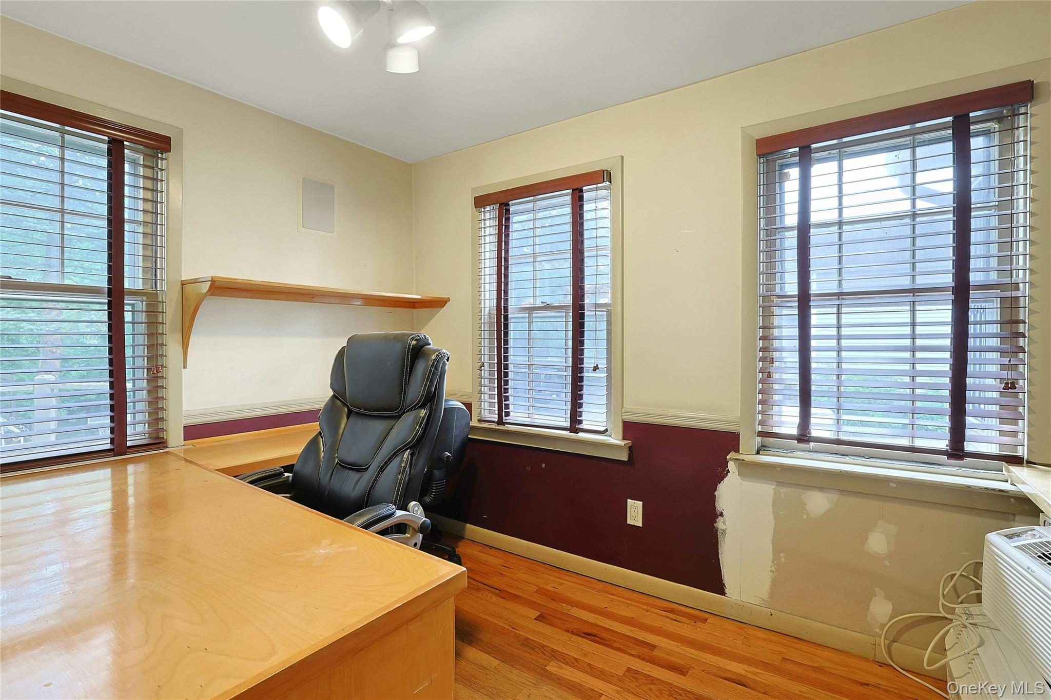 101 Main Street Property Photo 12