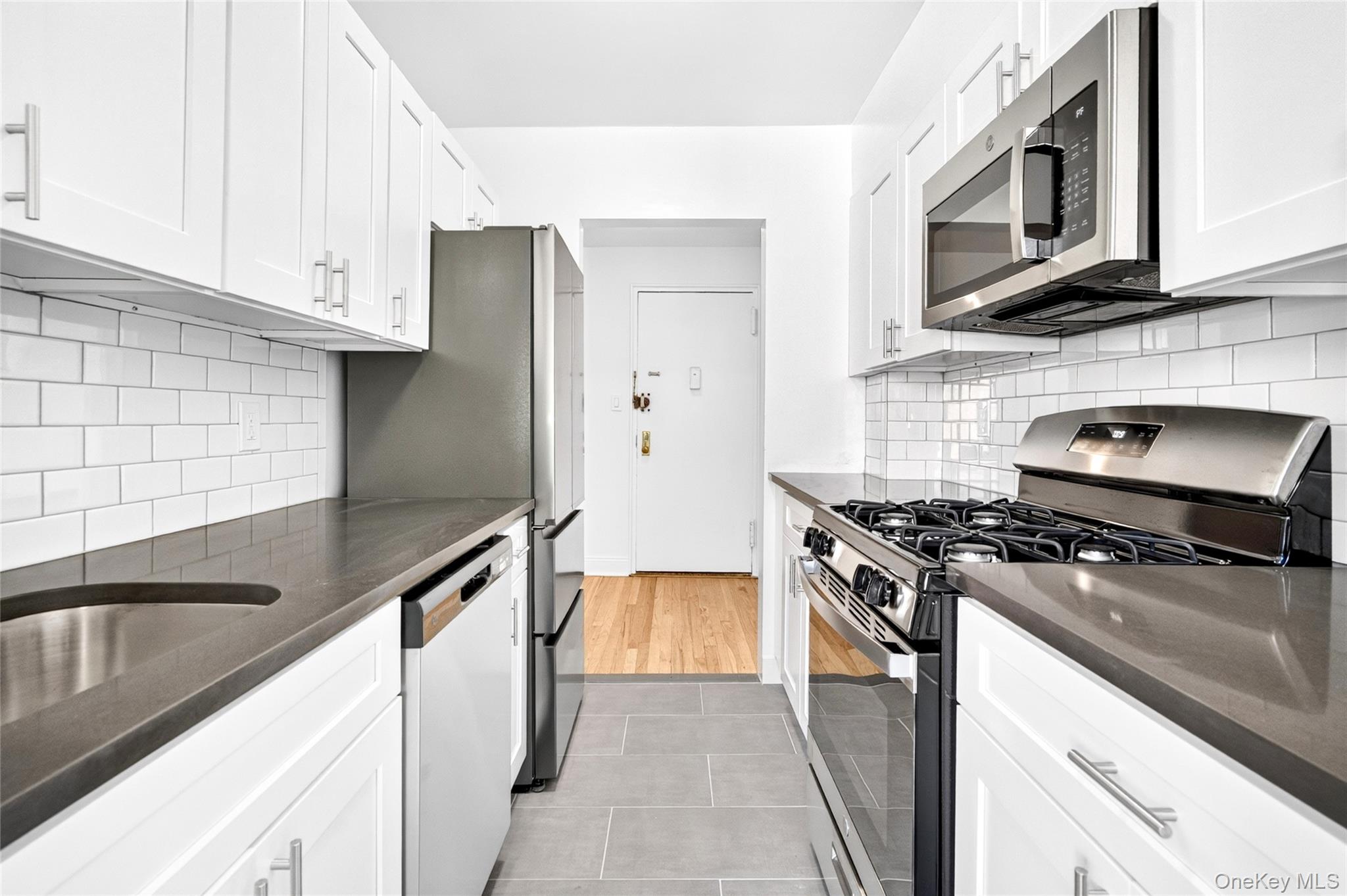3201 Grand Concourse 6m Property Photo 5