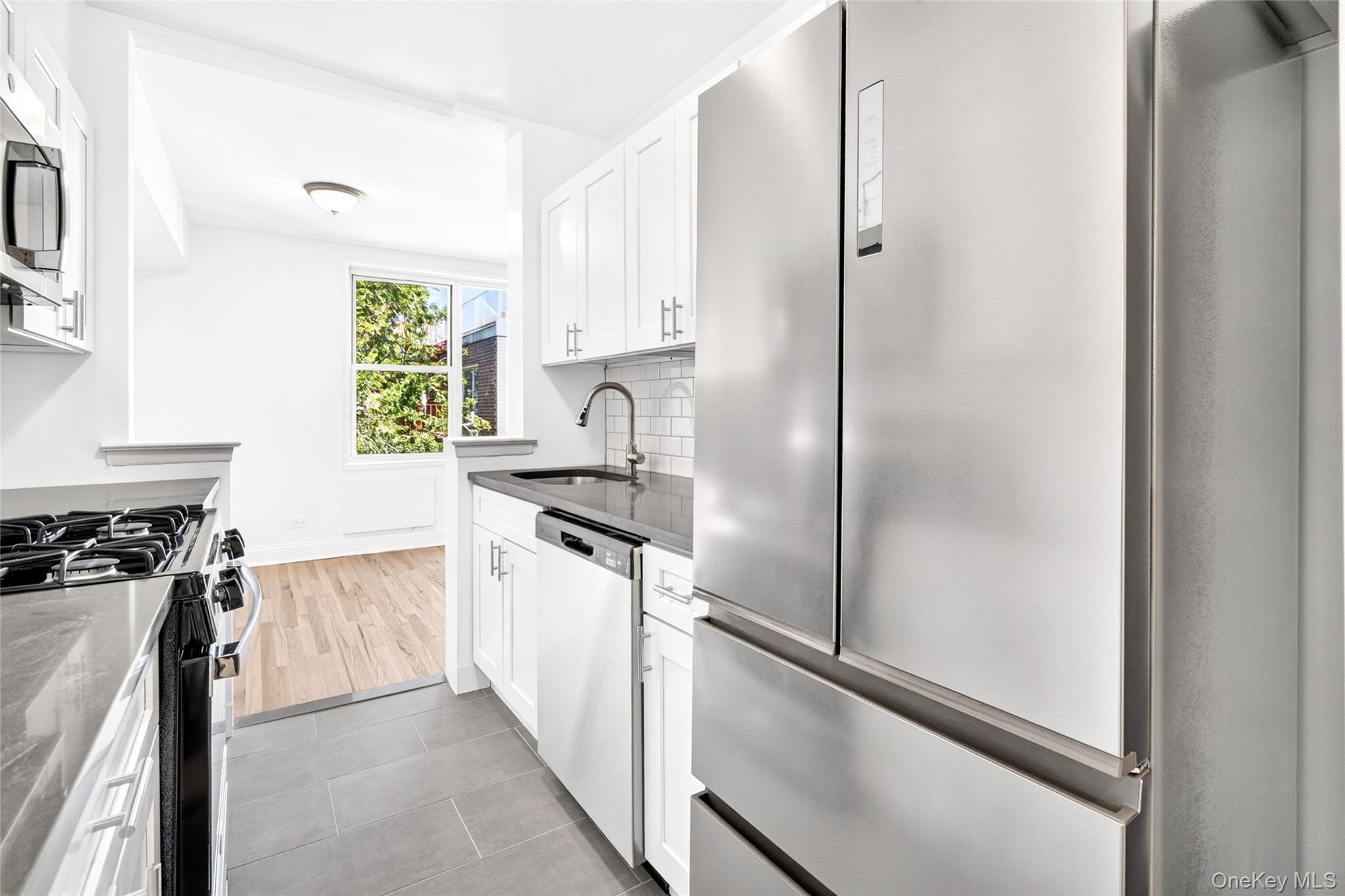 3201 Grand Concourse 6m Property Photo 7