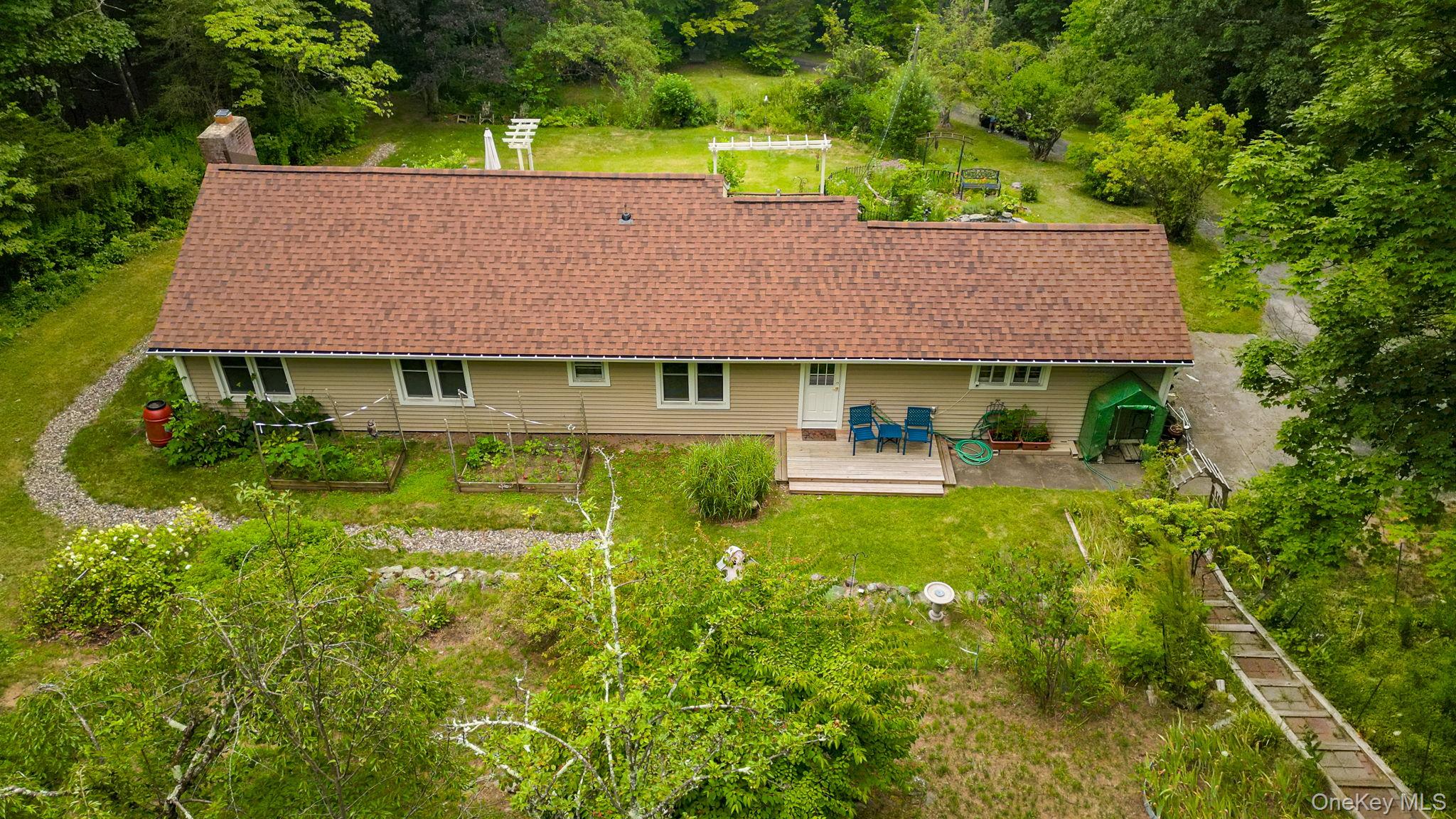 408 Field Road Property Photo 32
