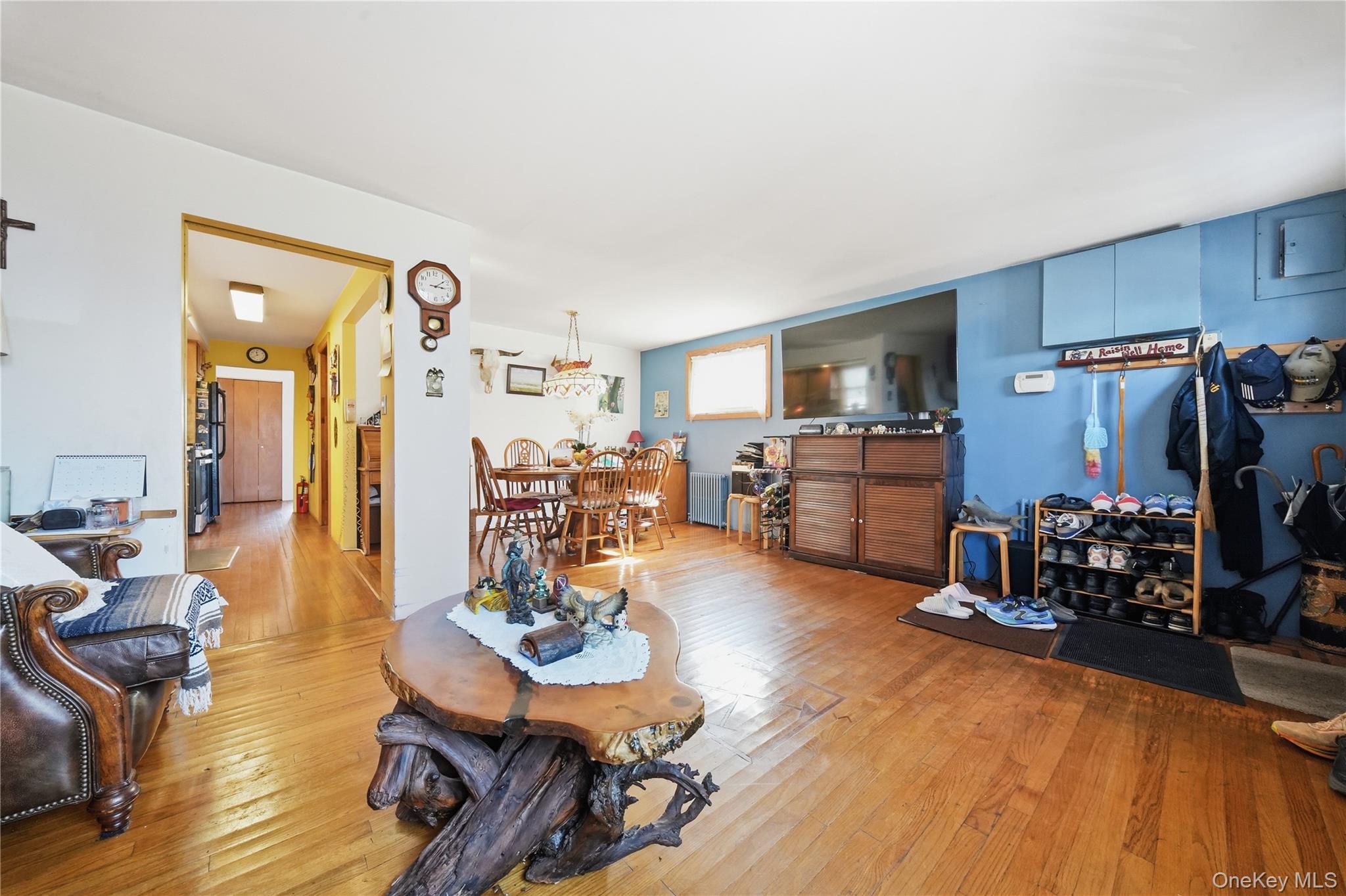 39 W 11th Road Property Photo 4