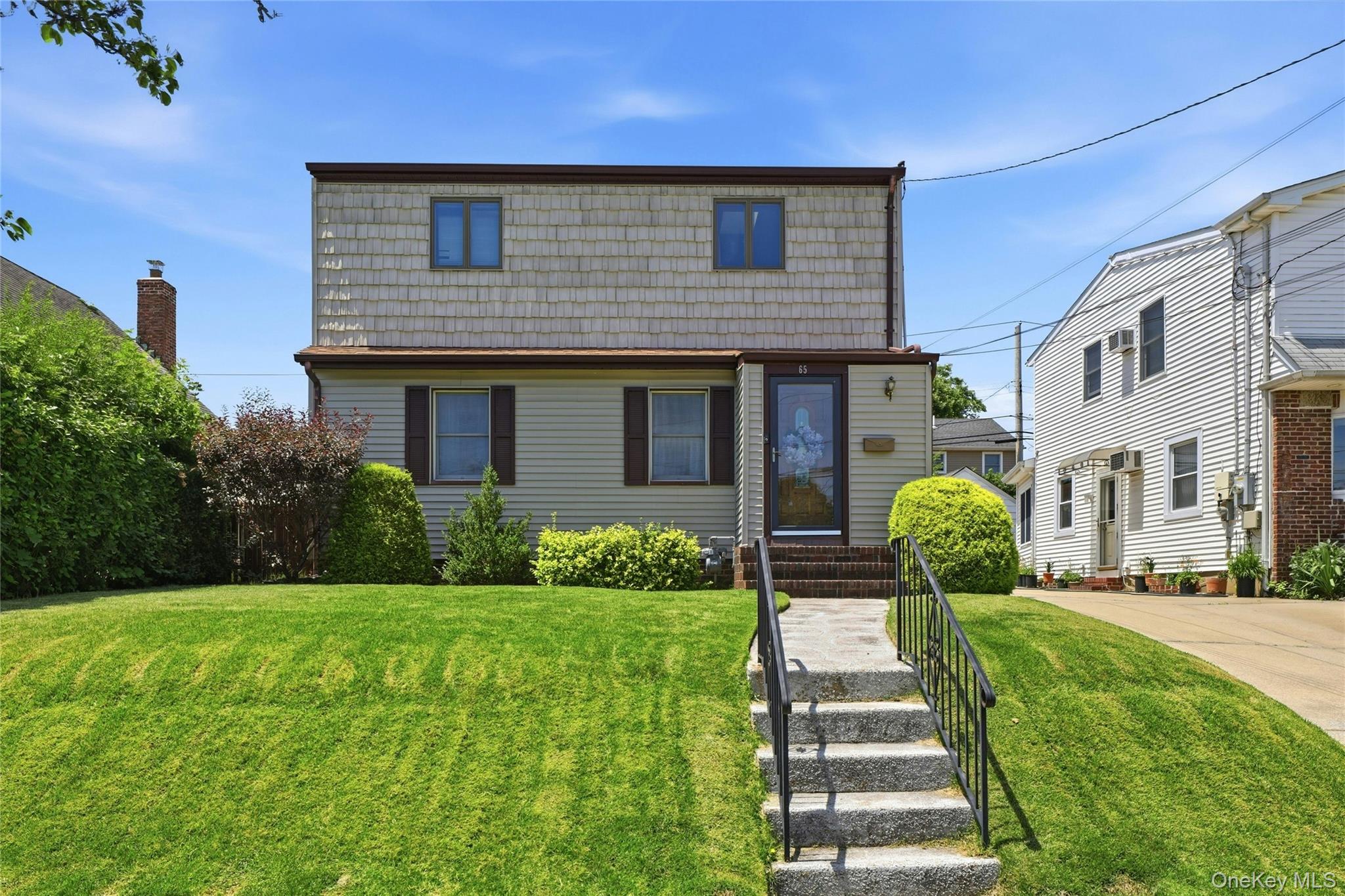 65 Moore Street Property Photo 1