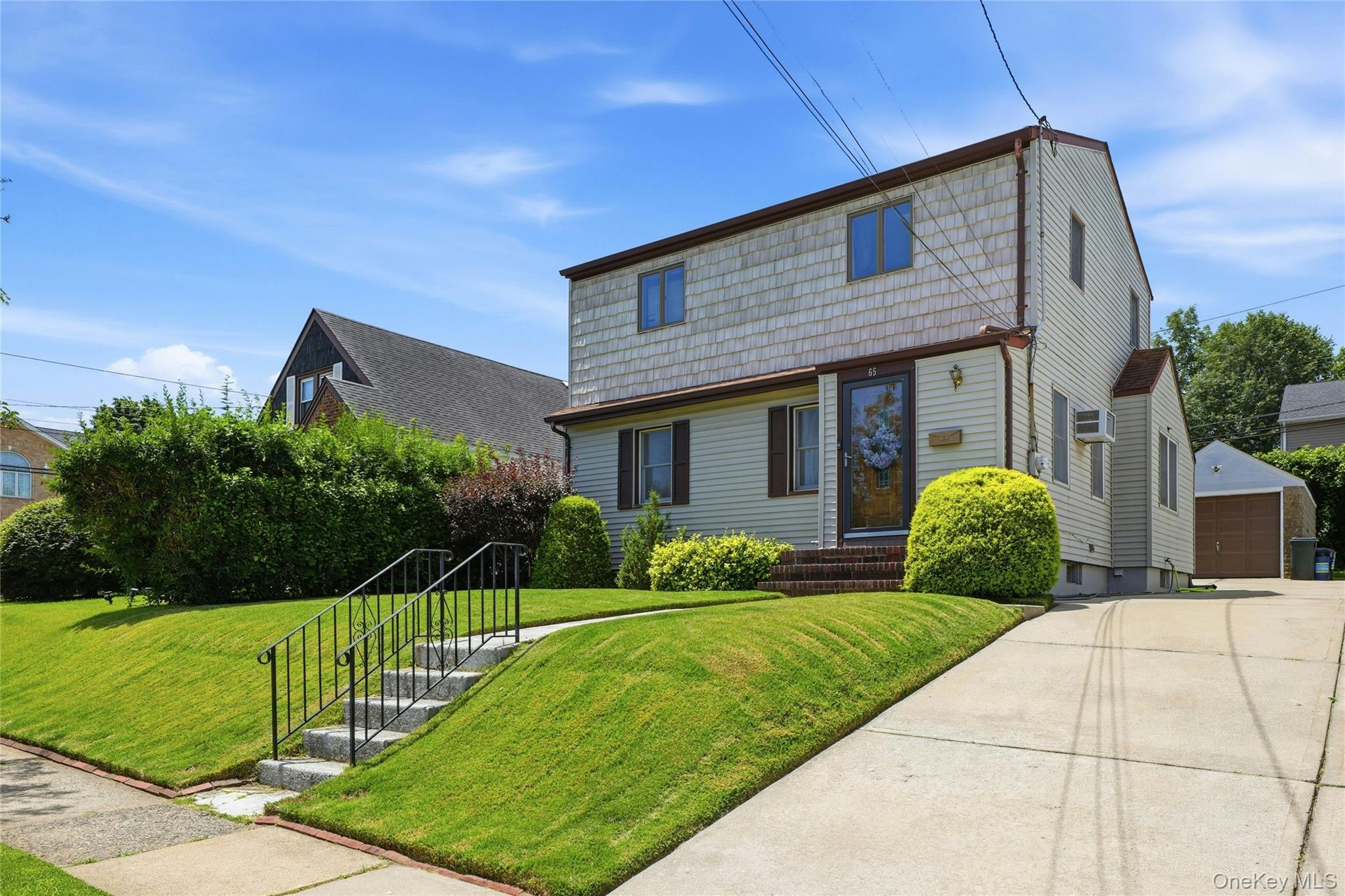 65 Moore Street Property Photo 2