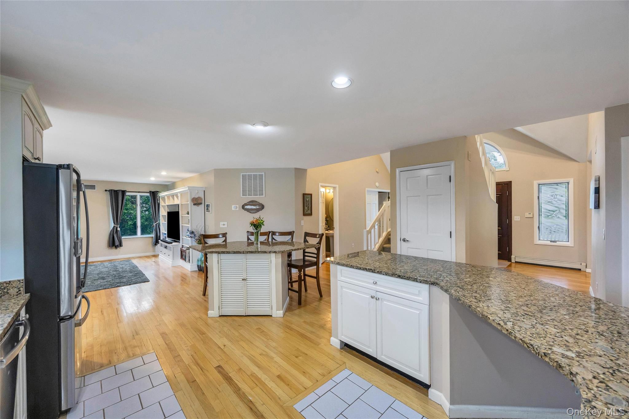275 S Gillette Avenue Property Photo 14