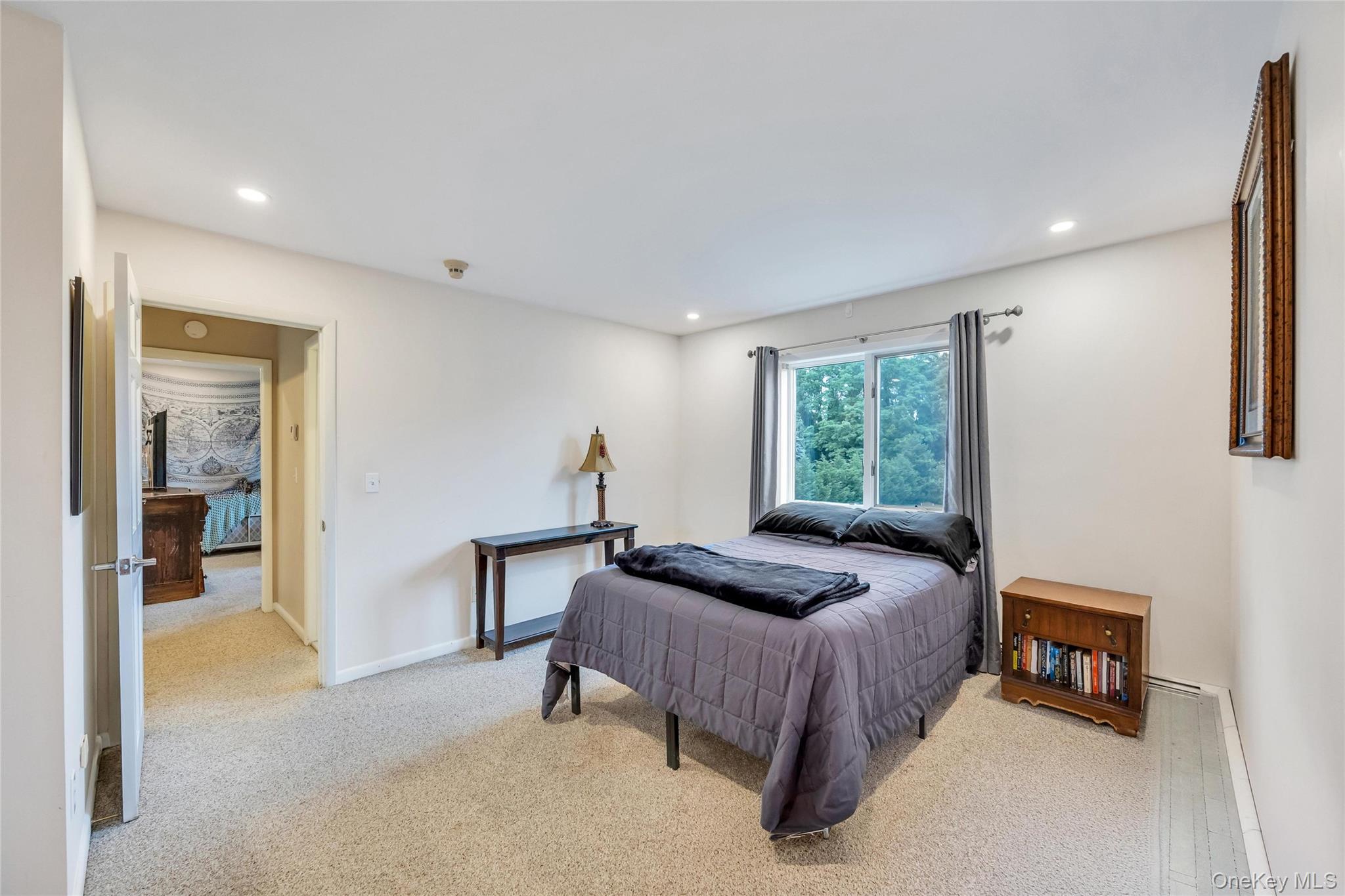 275 S Gillette Avenue Property Photo 19