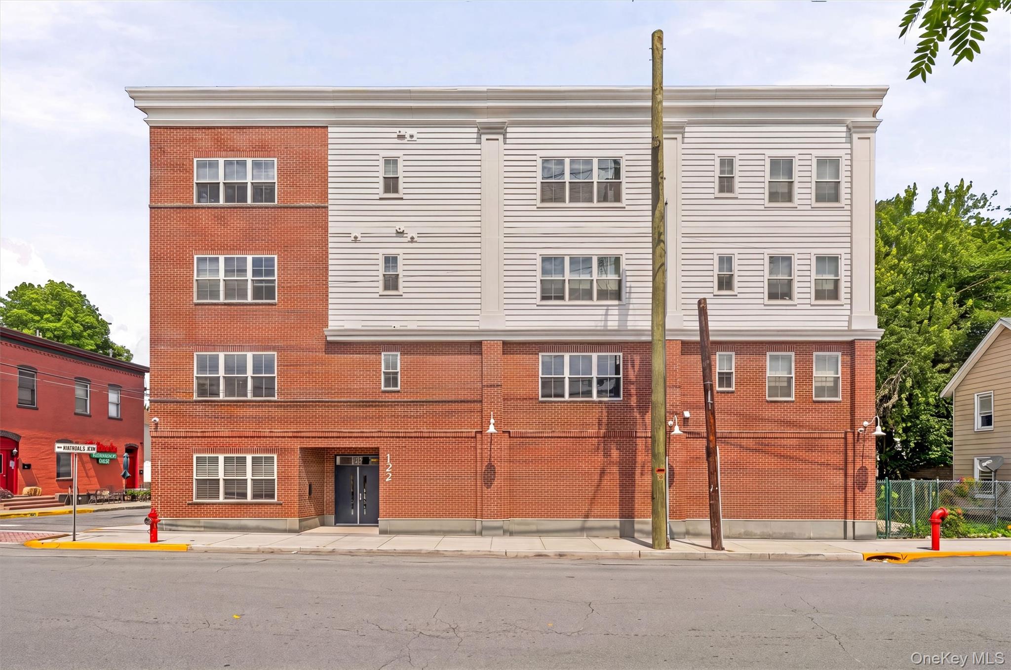 122 Greenwich Avenue Property Photo 2
