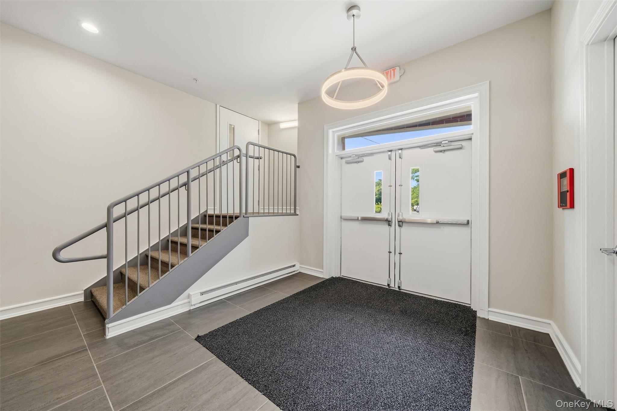 122 Greenwich Avenue Property Photo 8