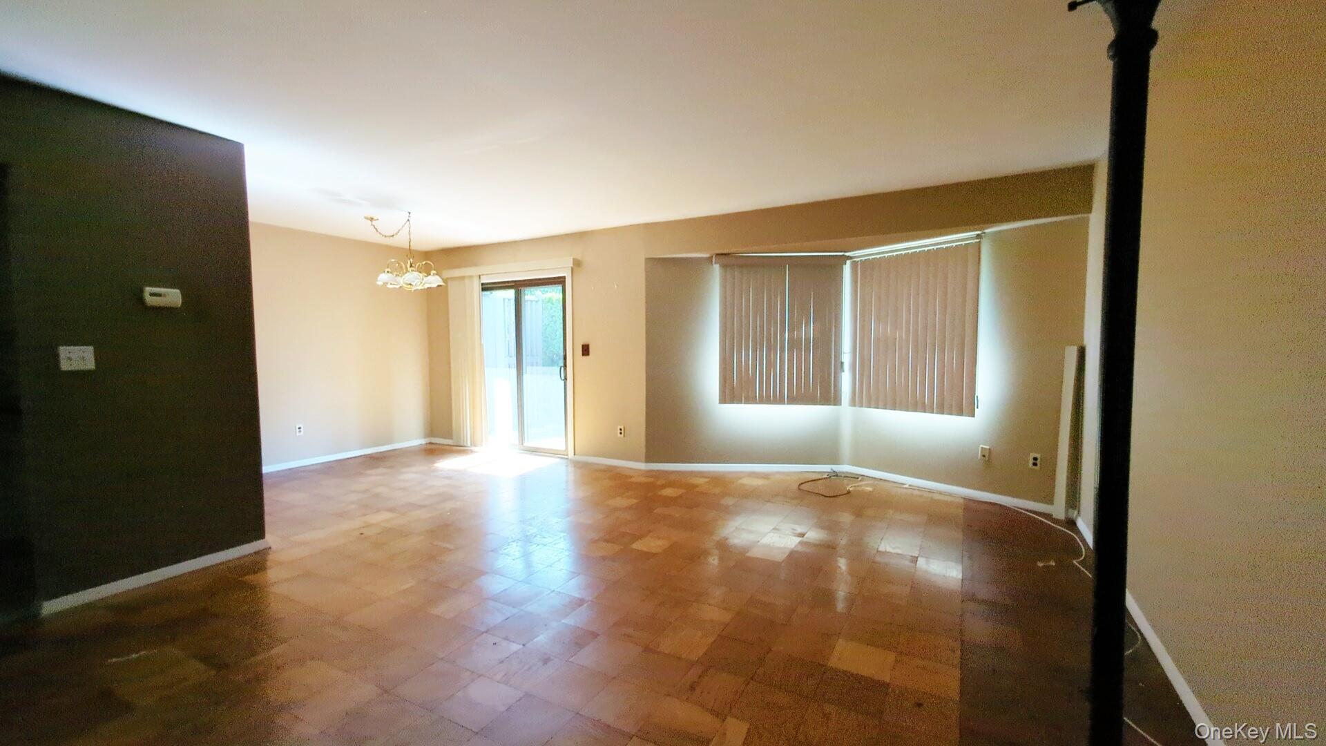 5 Devon Court B Property Photo 7