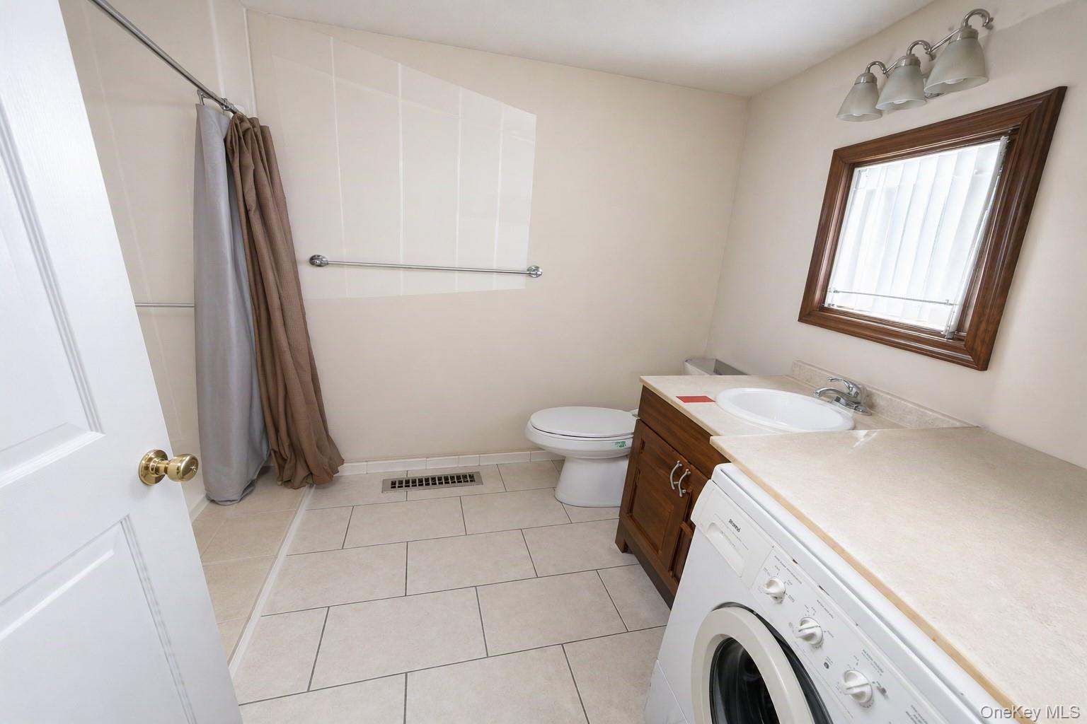 5 Devon Court B Property Photo 14