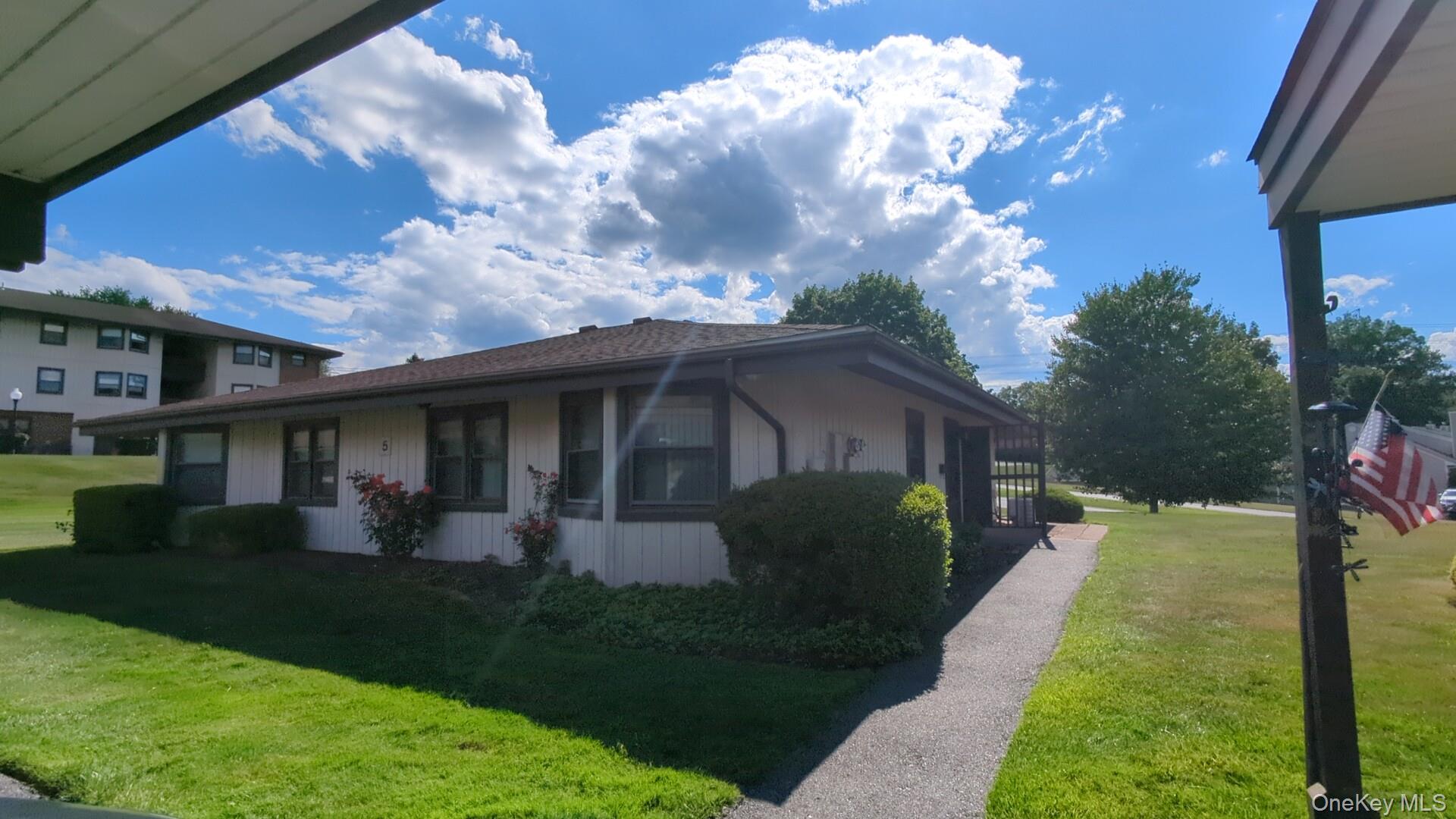 5 Devon Court B Property Photo 16