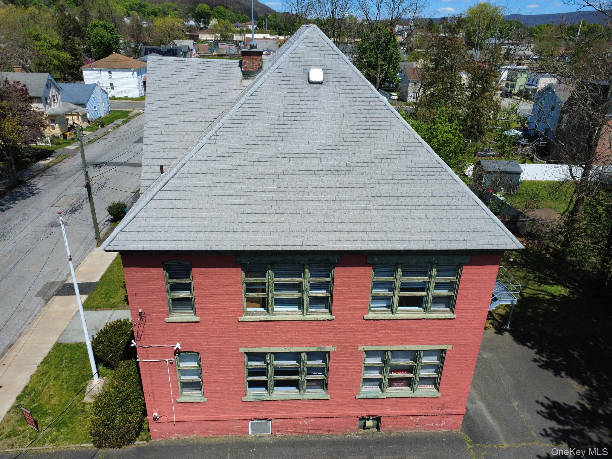 9 Thompson Street Property Photo 5