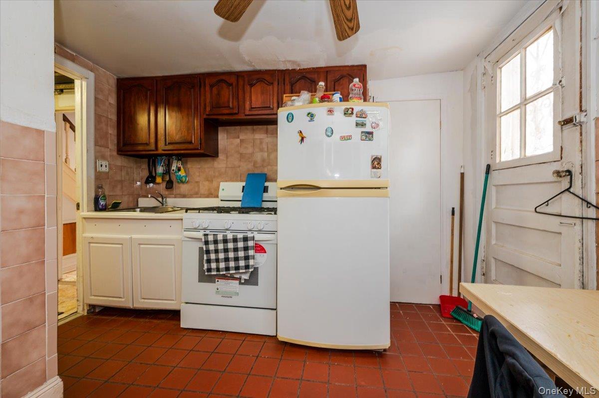 90-25a & Lot 155 Elmhurst Avenue Property Photo 7