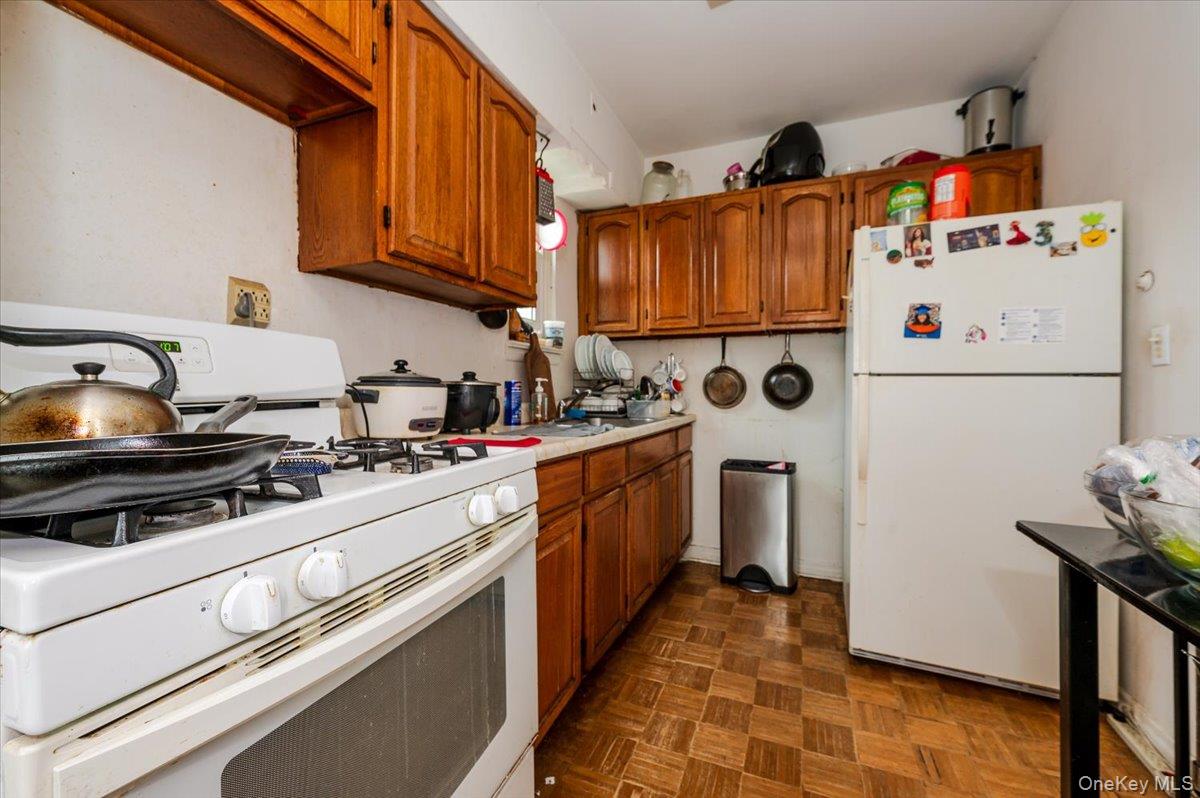 90-25a & Lot 155 Elmhurst Avenue Property Photo 23