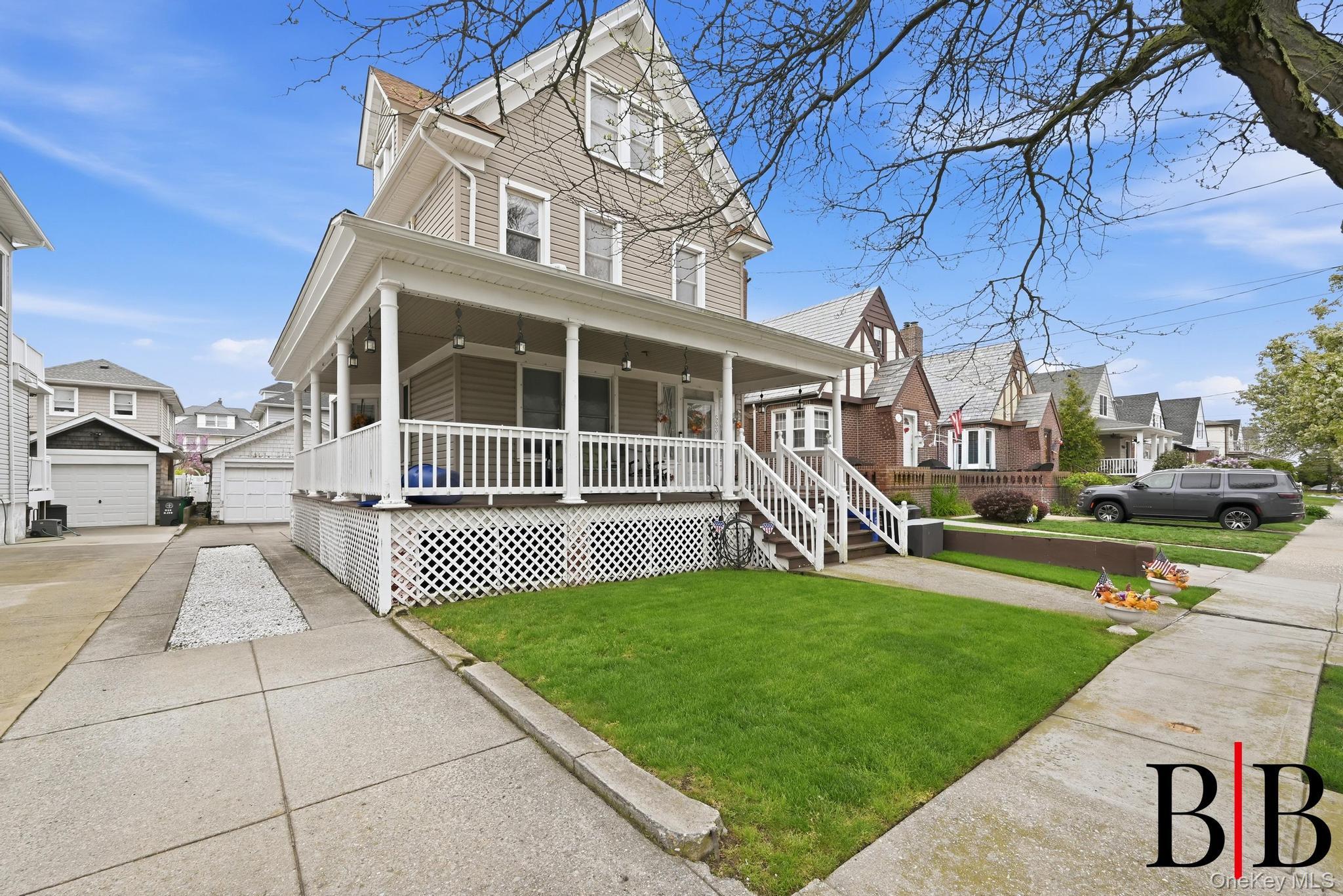 533 Beach 130th Street Property Photo 2