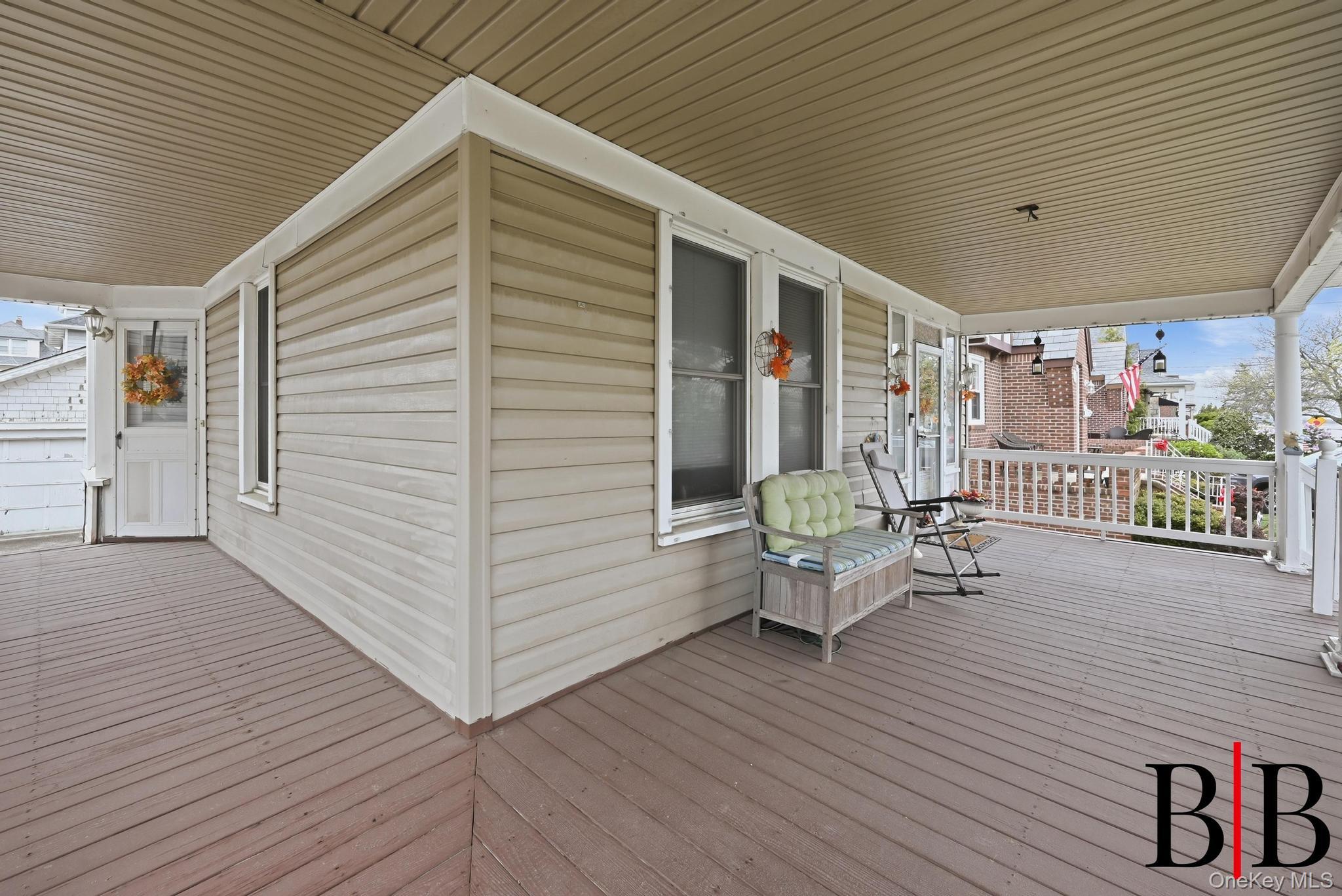 533 Beach 130th Street Property Photo 3