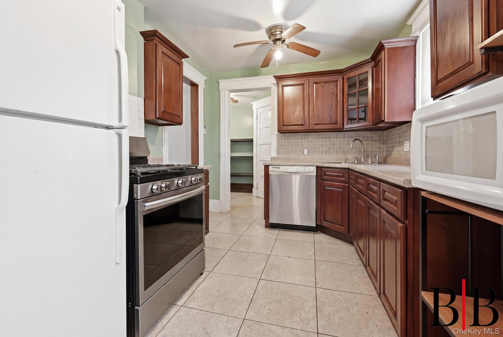 533 Beach 130th Street Property Photo 10