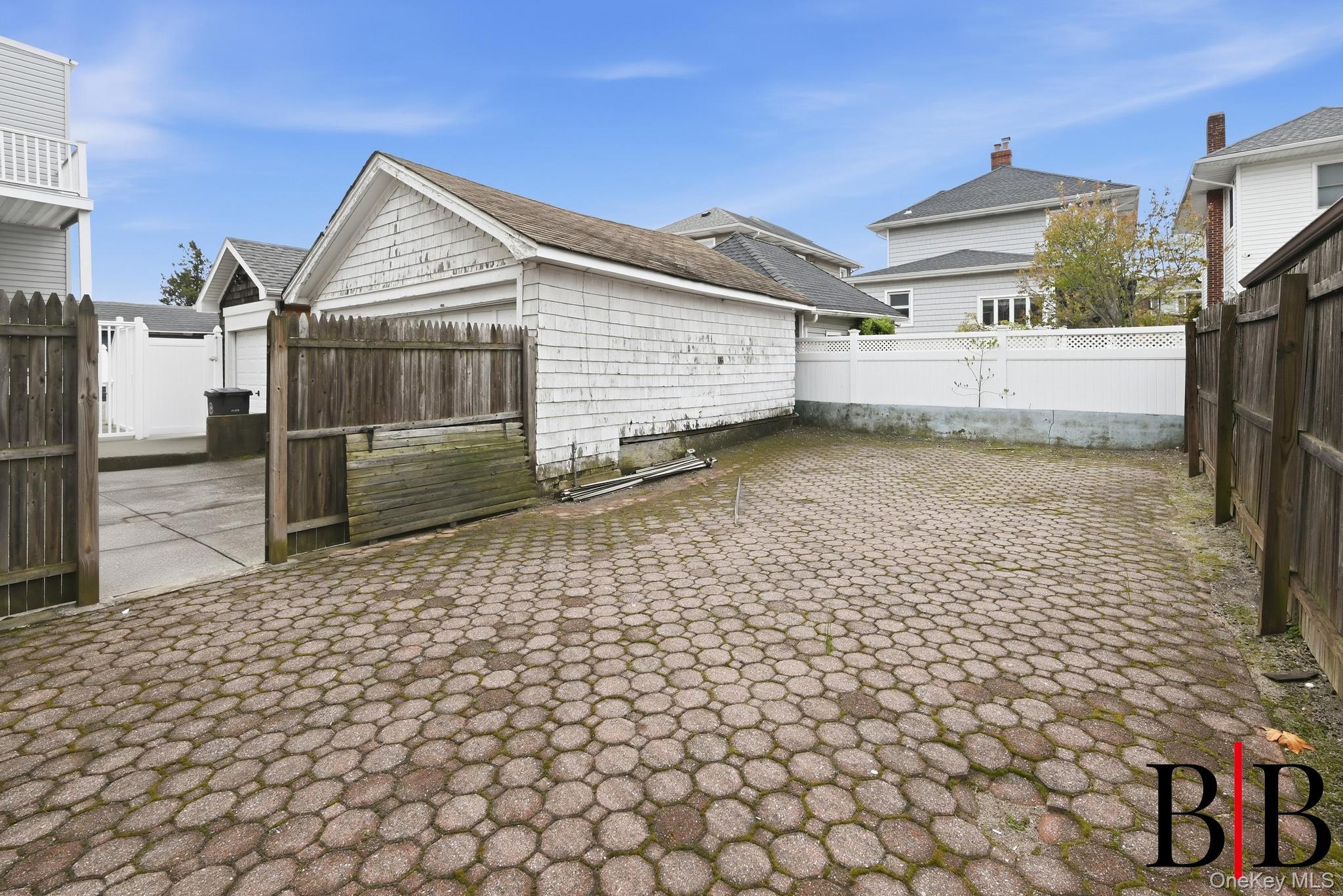 533 Beach 130th Street Property Photo 30