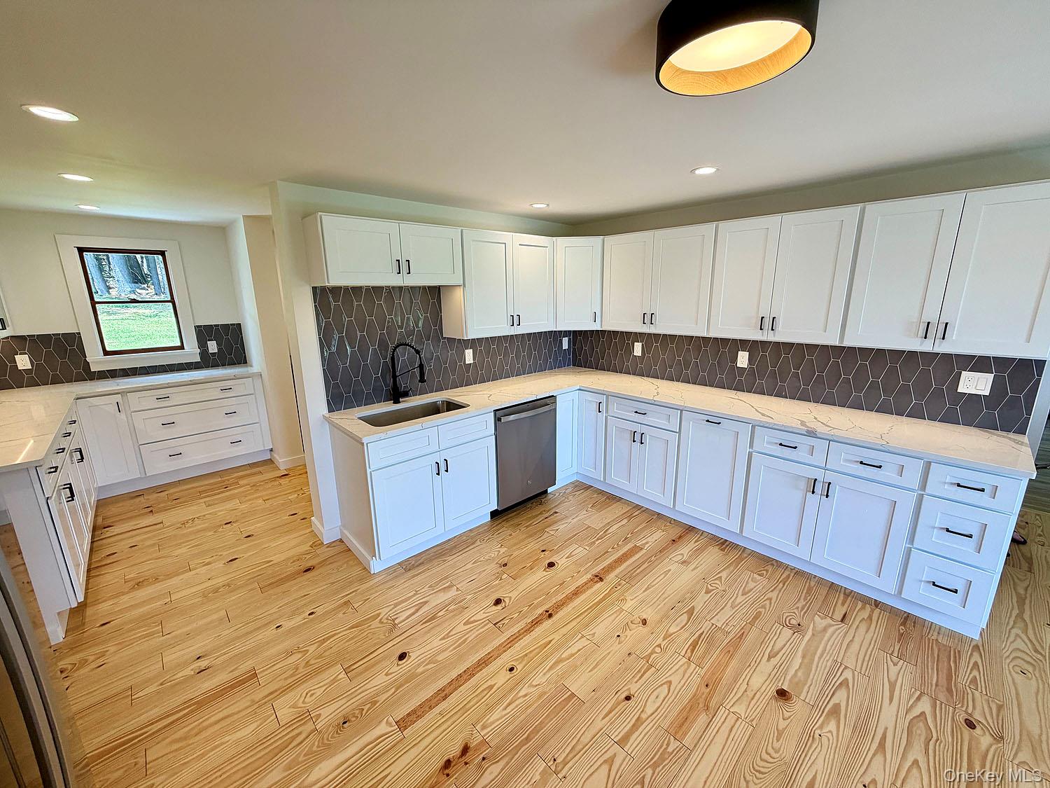 180 Henderson Road Property Photo 9
