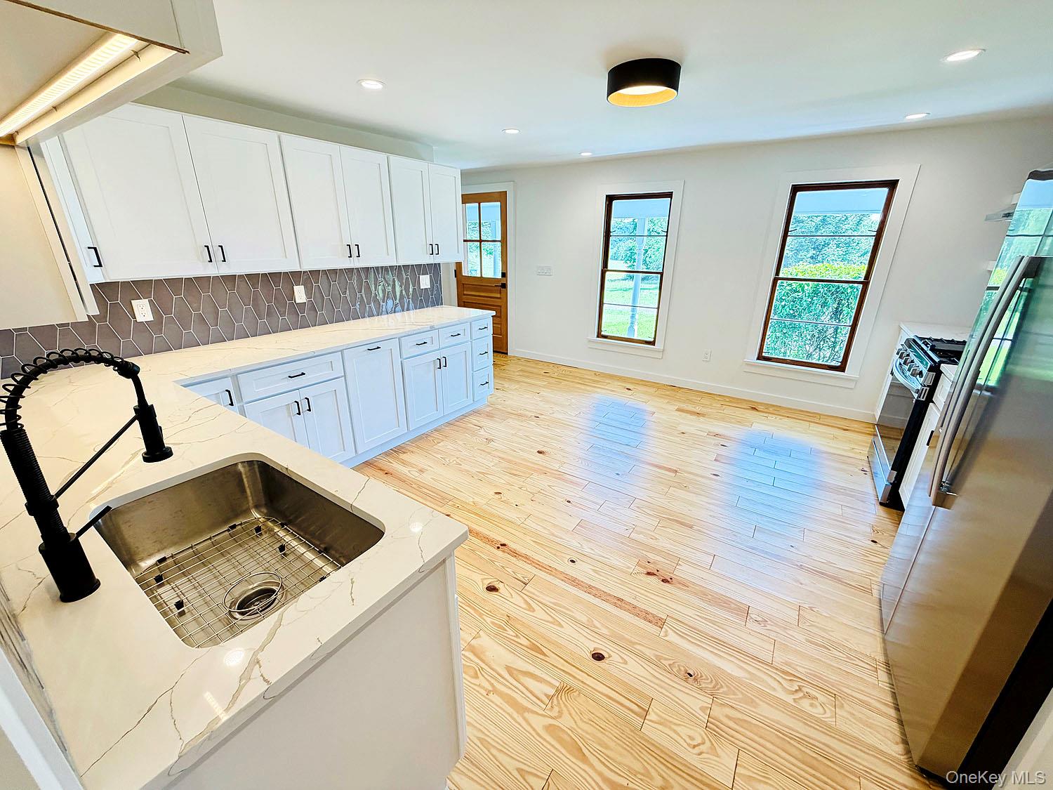180 Henderson Road Property Photo 12