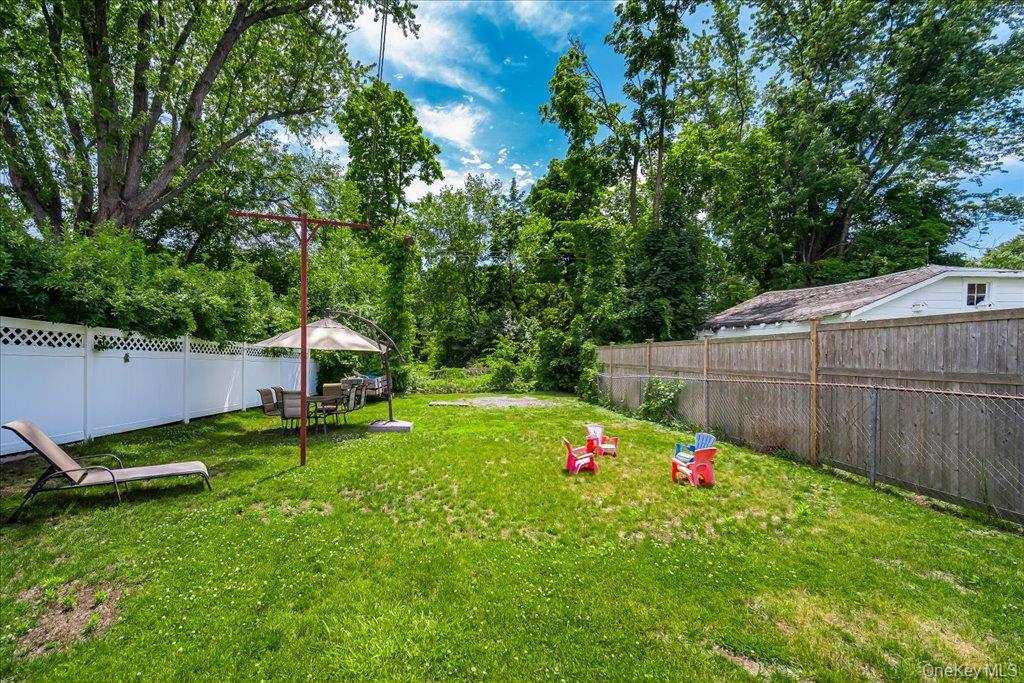 40 N Elm Street Property Photo 22