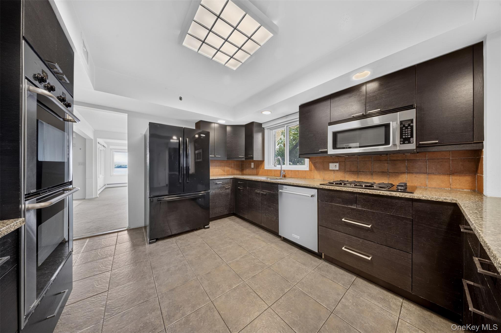 149-37 Powells Cove Boulevard Property Photo 8