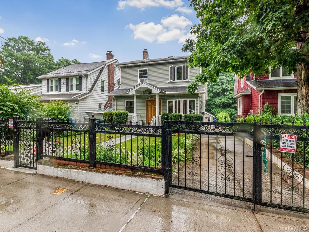 4004 Rombouts Avenue Property Photo 1